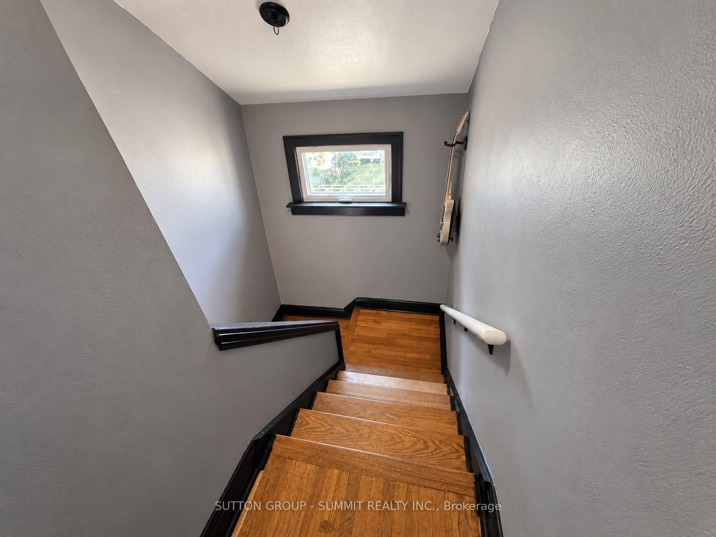 Photo 9 of 40 Pleasant Avenue, Kitchener, Victoria Park — HOMEH