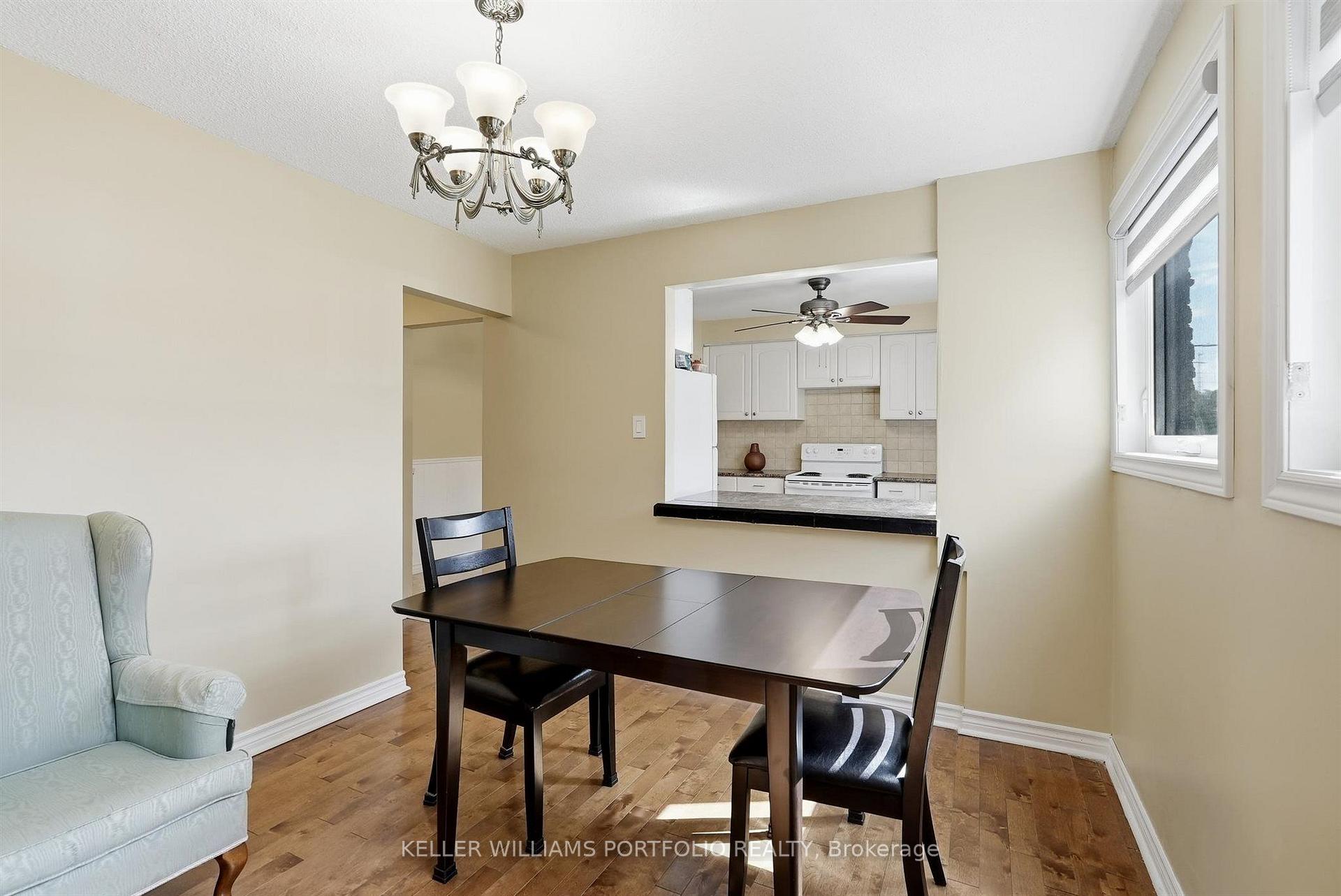 Photo 16 of 32 Henderson Drive, Aurora, Aurora Highlands — HOMEH
