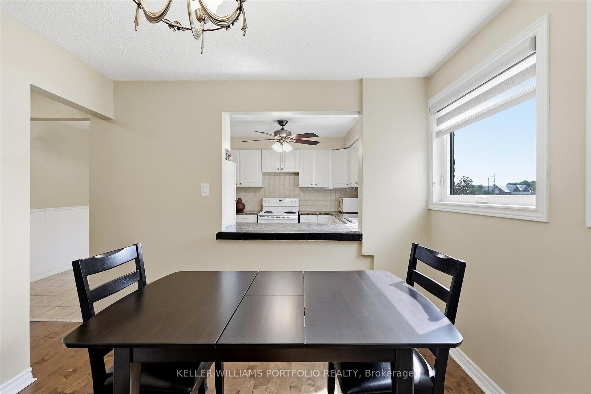 Photo 17 of 32 Henderson Drive, Aurora, Aurora Highlands — HOMEH