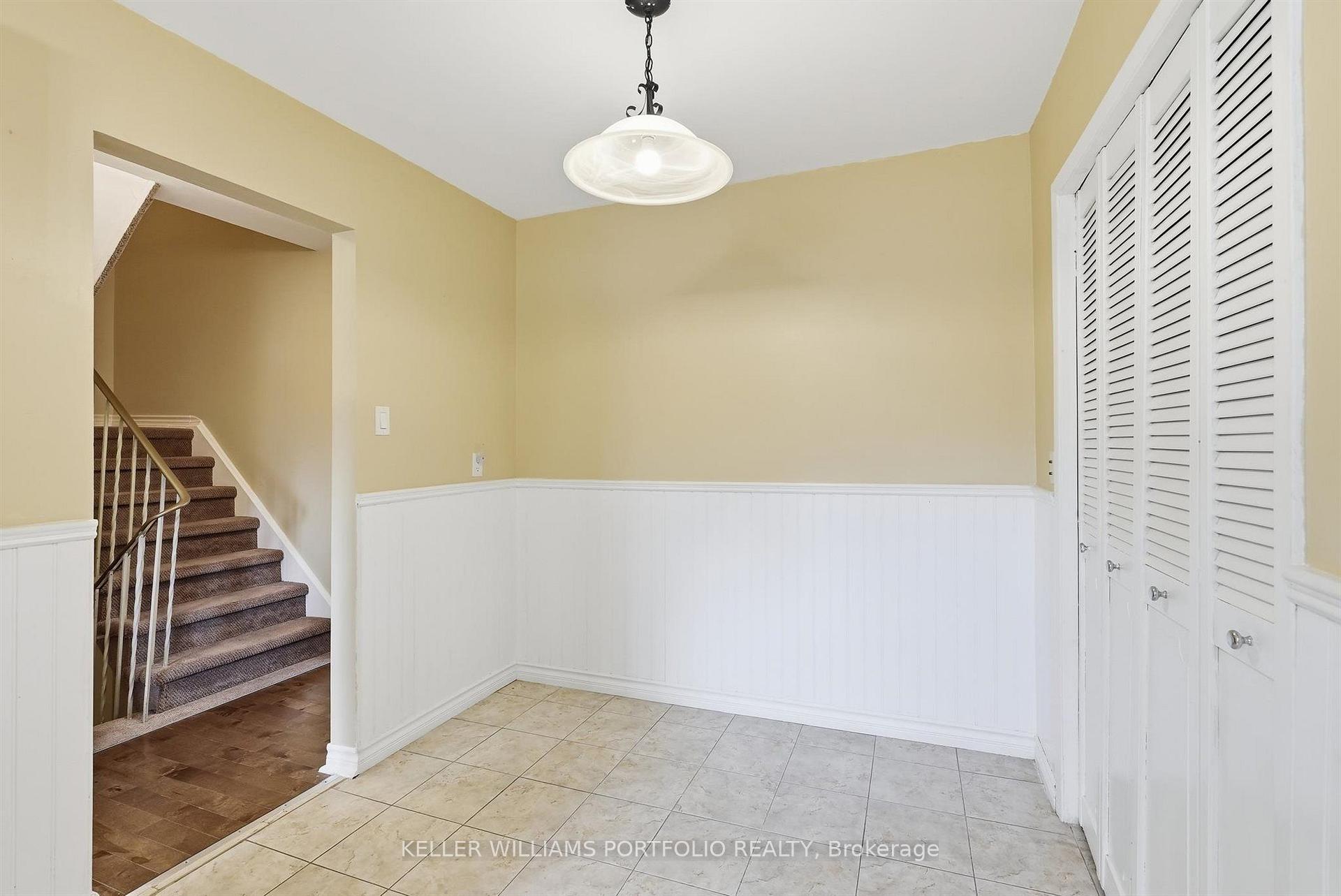 Photo 24 of 32 Henderson Drive, Aurora, Aurora Highlands — HOMEH