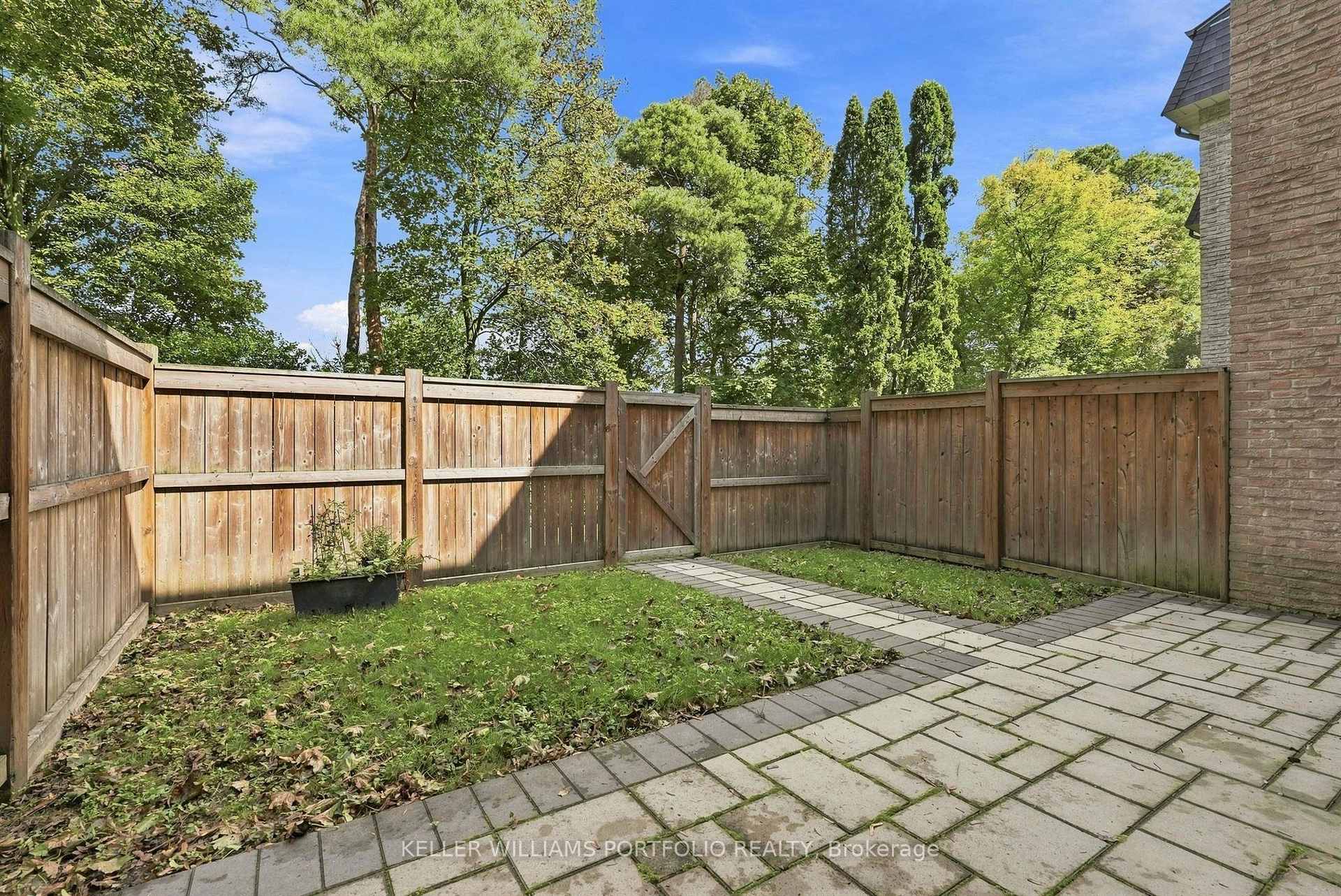 Photo 41 of 32 Henderson Drive, Aurora, Aurora Highlands — HOMEH