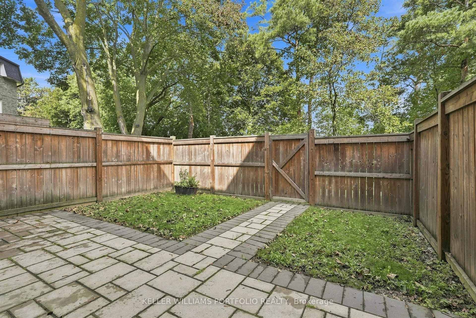 Photo 42 of 32 Henderson Drive, Aurora, Aurora Highlands — HOMEH