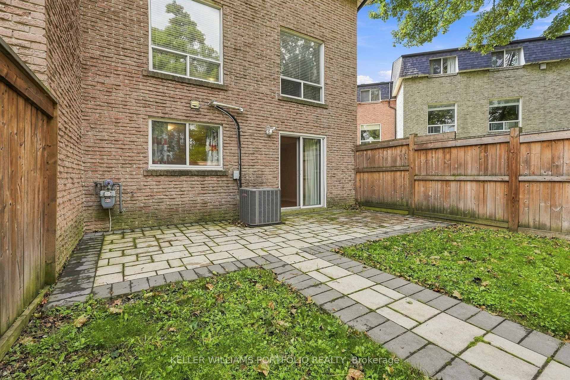 Photo 43 of 32 Henderson Drive, Aurora, Aurora Highlands — HOMEH