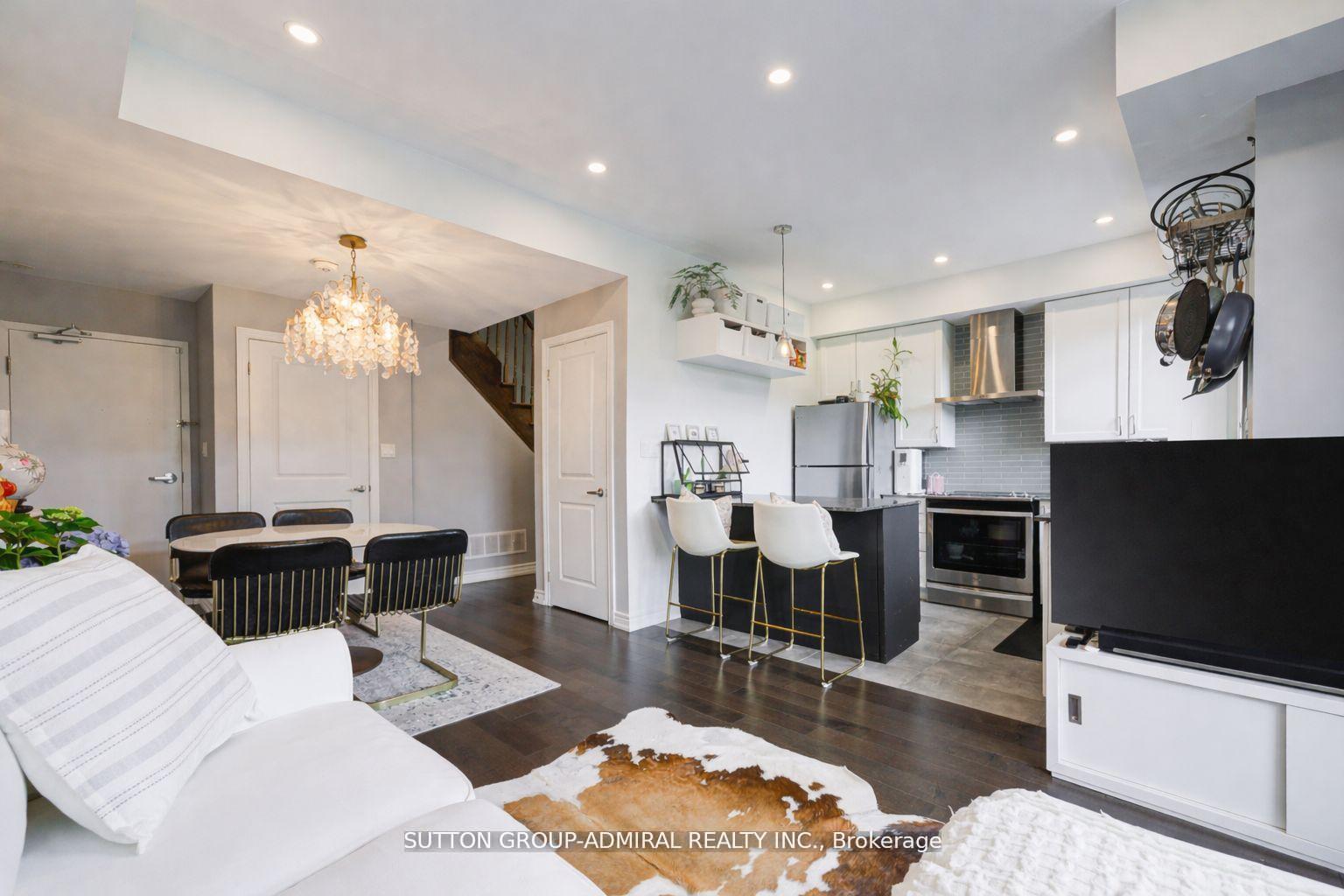 Photo 4 of Unit 3, 196 Pine Grove Road, Vaughan, Islington Woods — HOMEH