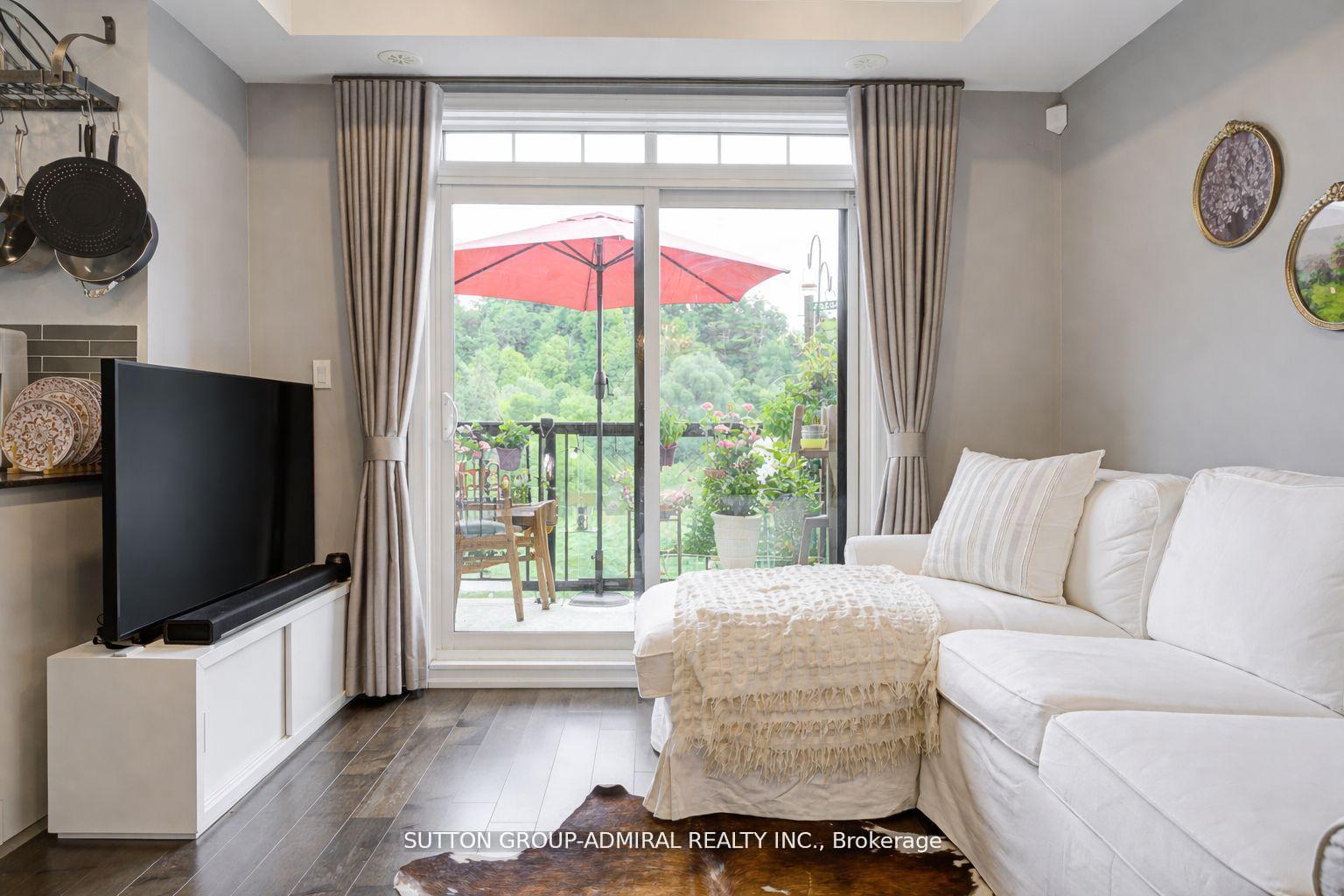 Photo 8 of Unit 3, 196 Pine Grove Road, Vaughan, Islington Woods — HOMEH