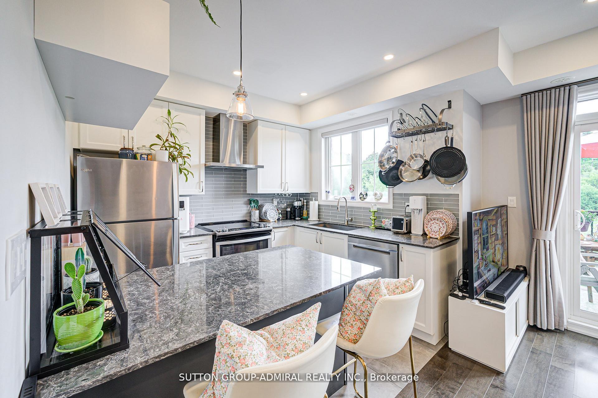Photo 10 of Unit 3, 196 Pine Grove Road, Vaughan, Islington Woods — HOMEH