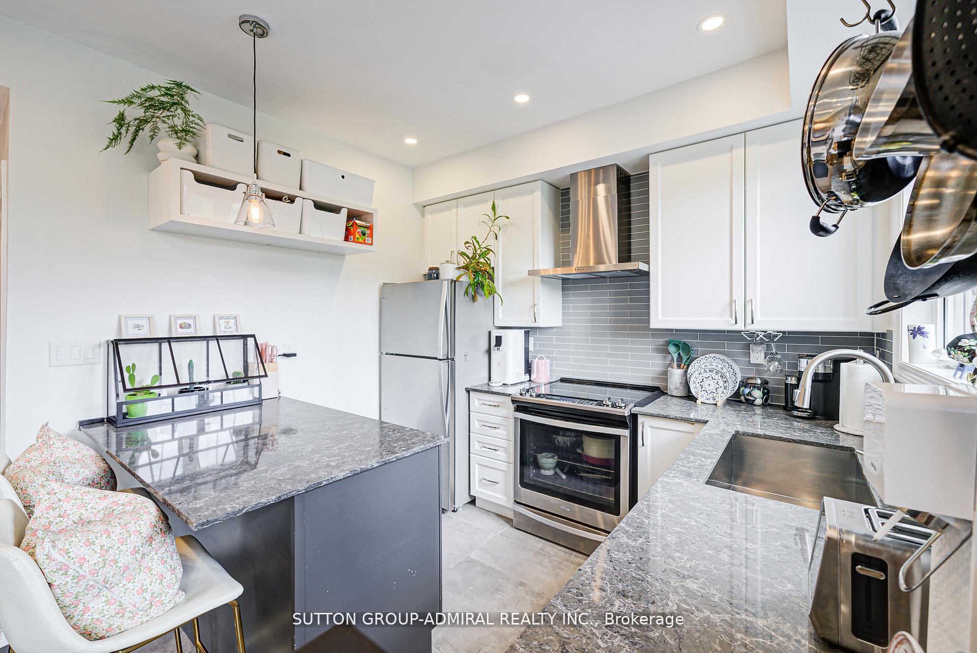 Photo 13 of Unit 3, 196 Pine Grove Road, Vaughan, Islington Woods — HOMEH