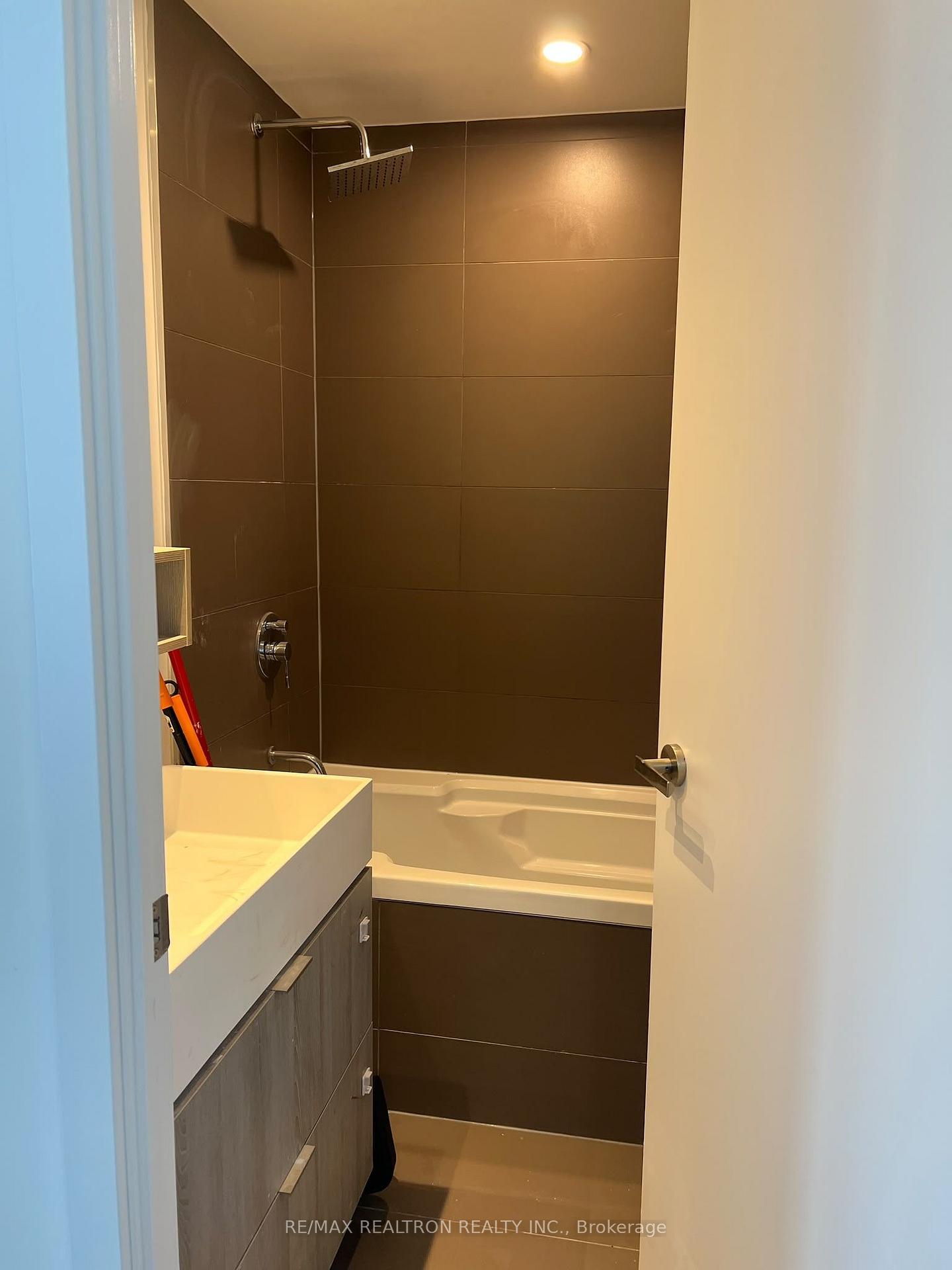 Photo 14 of Unit 2505, 5 Soudan Avenue, Toronto, Mount Pleasant West — HOMEH