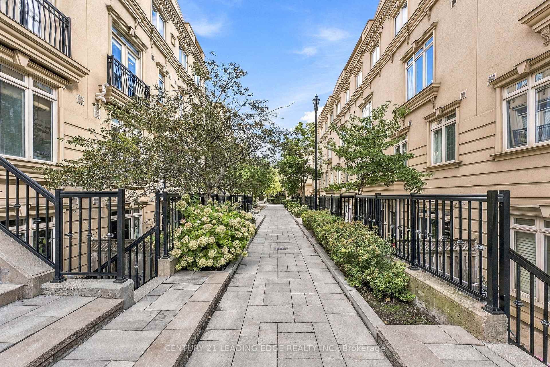 Photo 27 of Unit TH5, 98 Carr Street, Toronto, Kensington-Chinatown — HOMEH