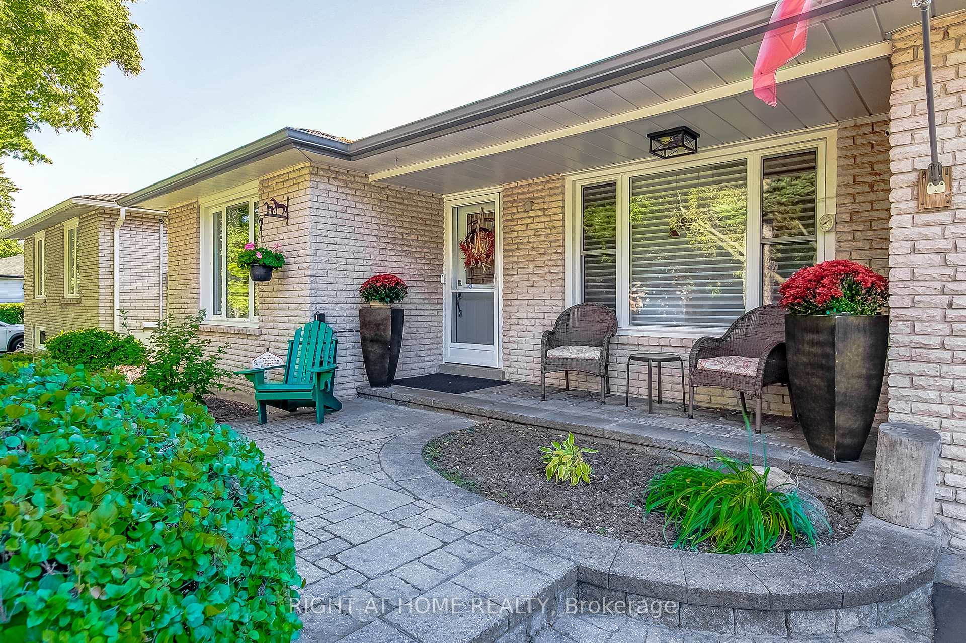 Photo 5 of 1328 Falgarwood Drive, Oakville, Falgarwood — HOMEH