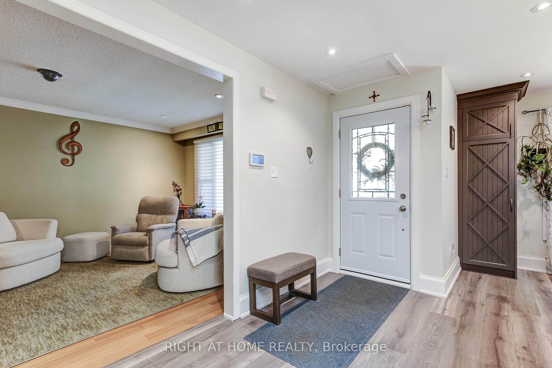 Photo 6 of 1328 Falgarwood Drive, Oakville, Falgarwood — HOMEH