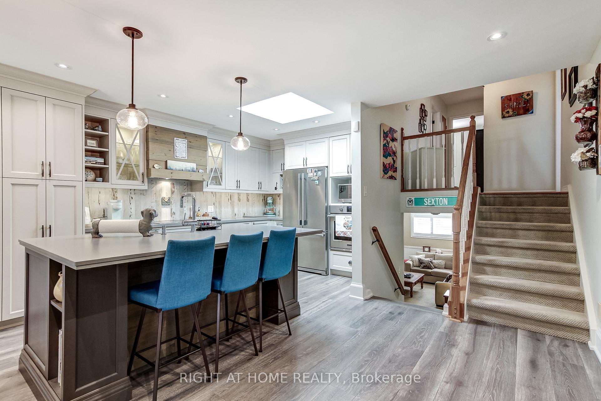 Photo 11 of 1328 Falgarwood Drive, Oakville, Falgarwood — HOMEH