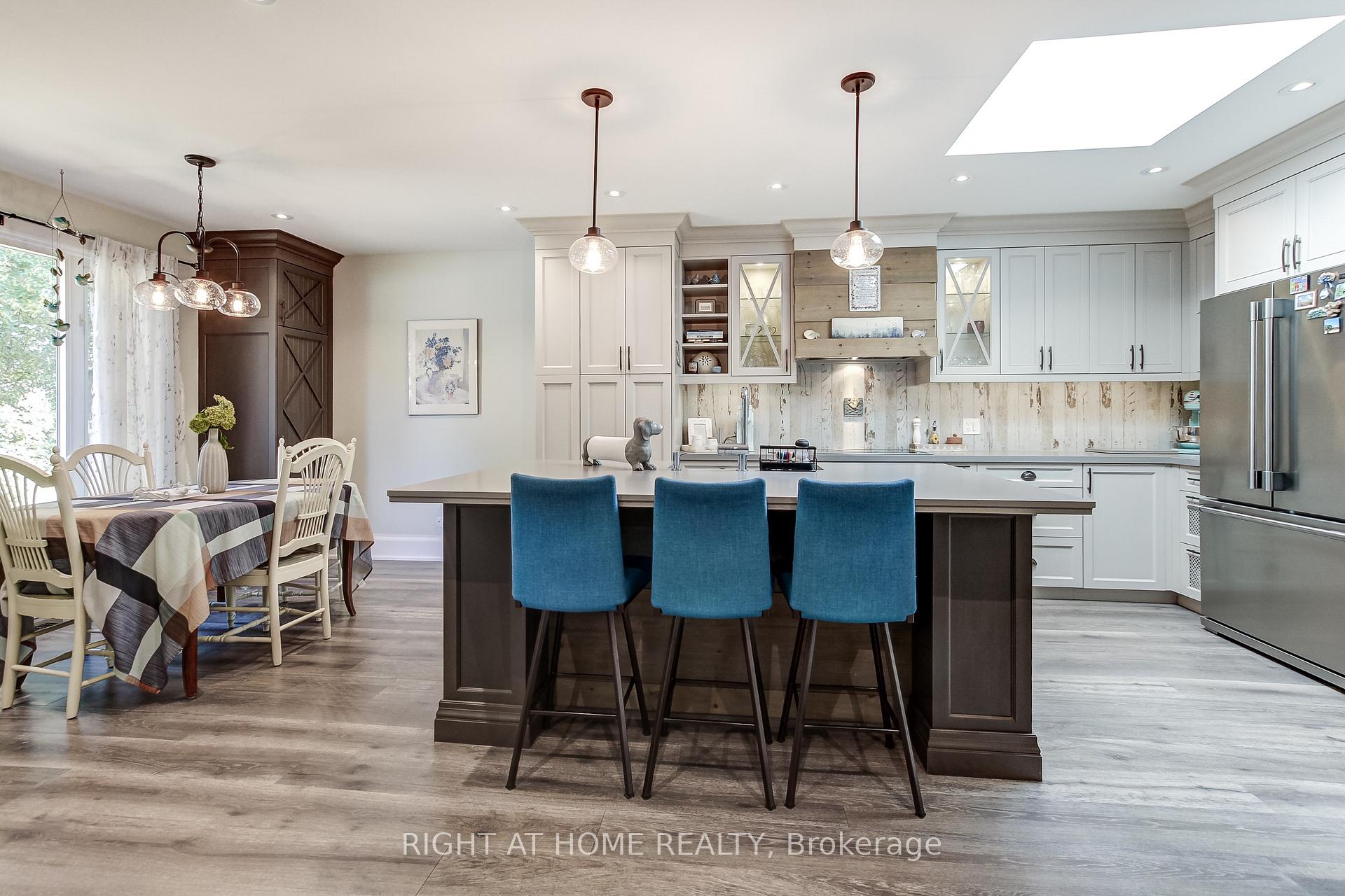 Photo 12 of 1328 Falgarwood Drive, Oakville, Falgarwood — HOMEH