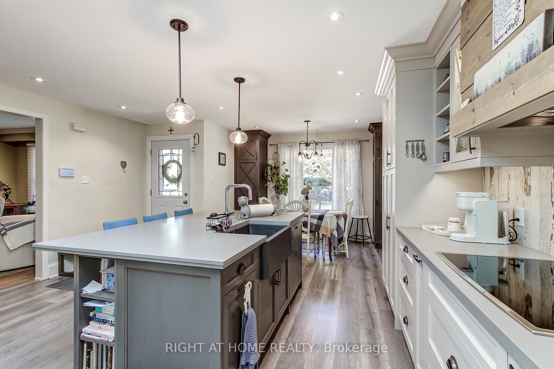 Photo 14 of 1328 Falgarwood Drive, Oakville, Falgarwood — HOMEH