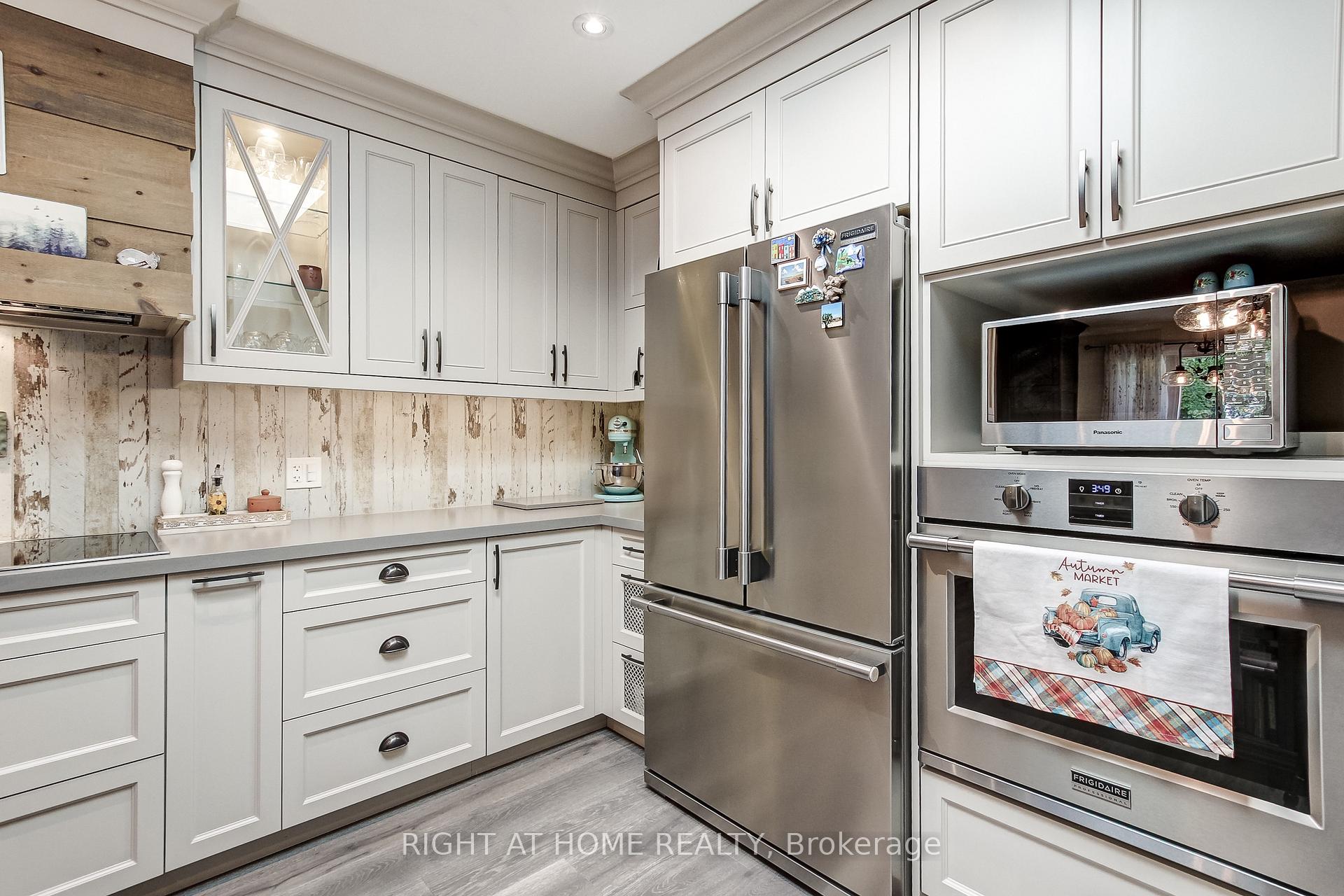 Photo 16 of 1328 Falgarwood Drive, Oakville, Falgarwood — HOMEH