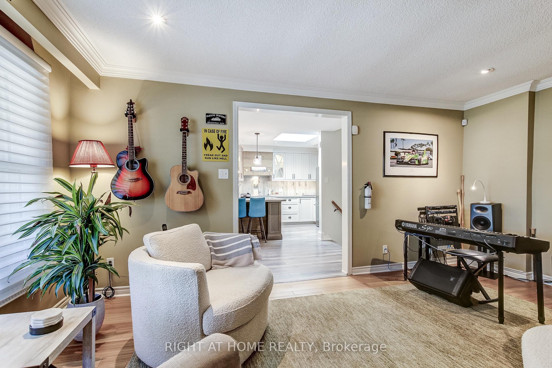 Photo 18 of 1328 Falgarwood Drive, Oakville, Falgarwood — HOMEH