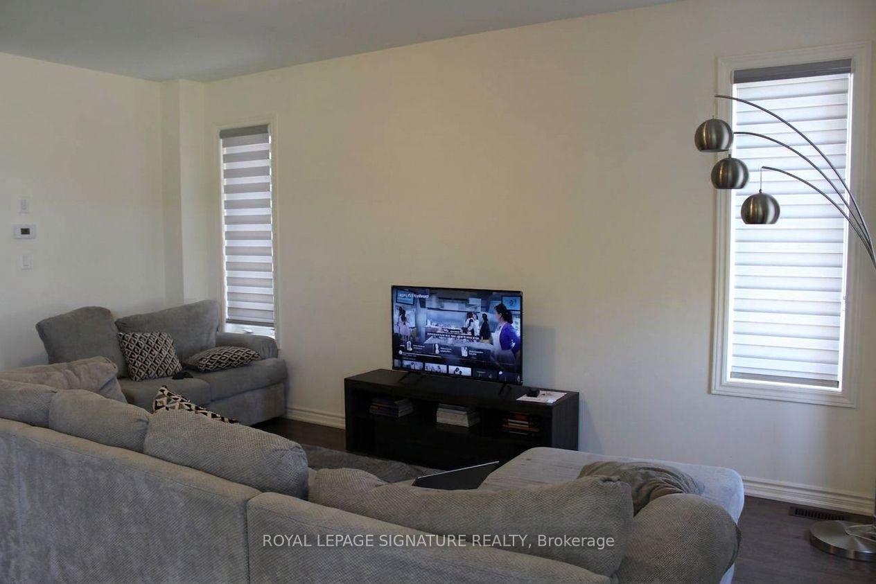 Photo 3 of 885 Rexton Drive, Oshawa, Kedron — HOMEH