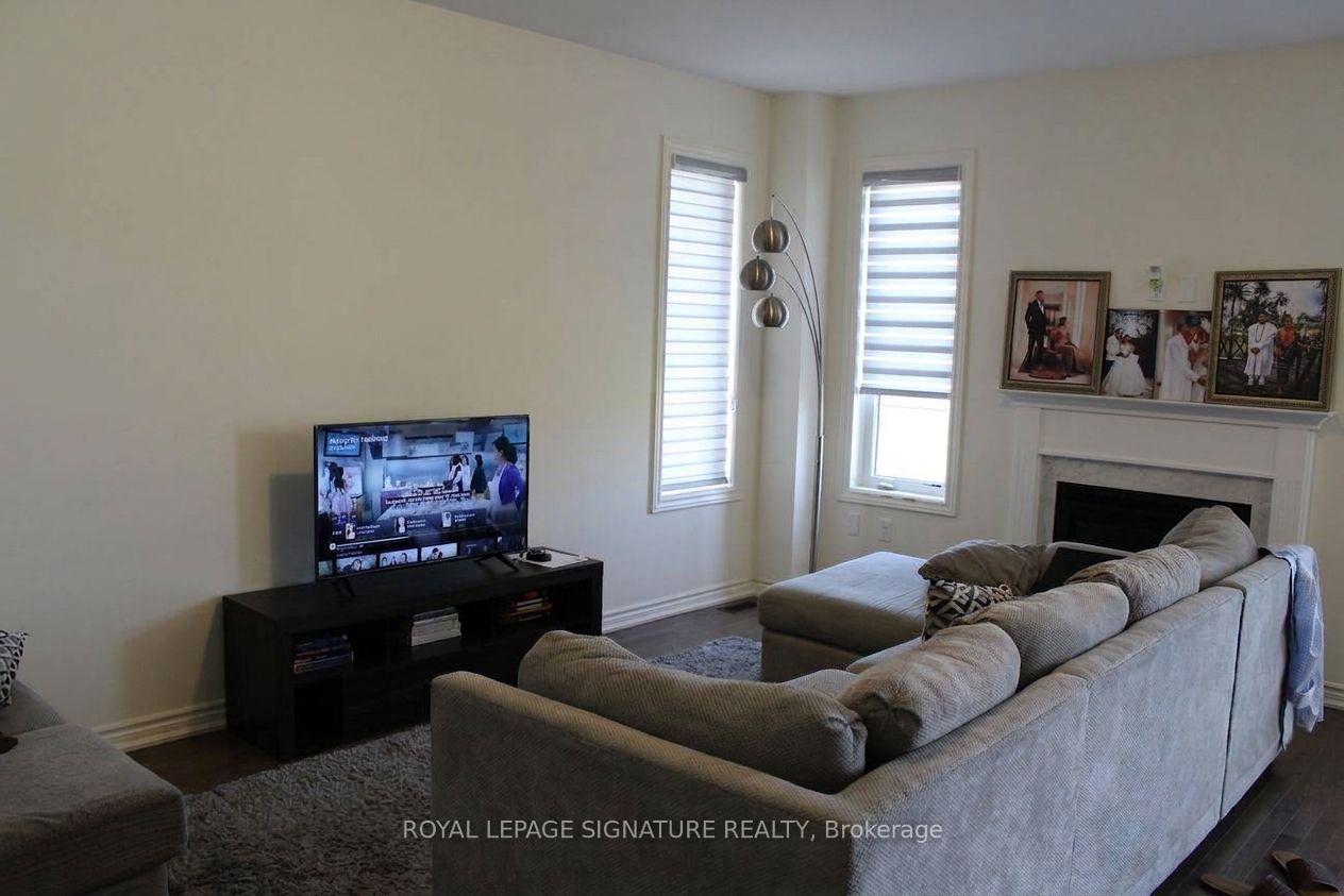 Photo 4 of 885 Rexton Drive, Oshawa, Kedron — HOMEH