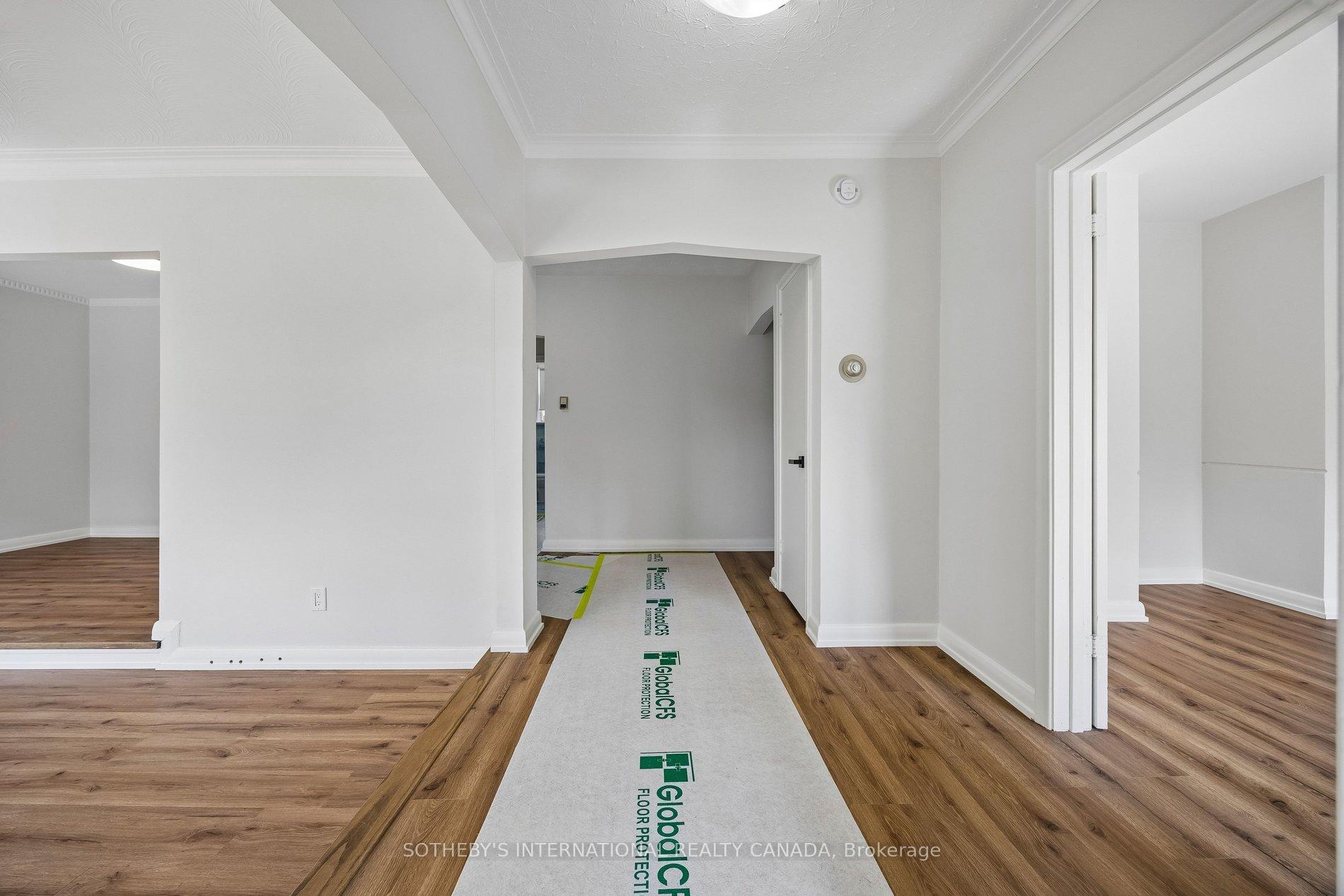 Photo 5 of 120 Ranee Avenue, Toronto, Englemount-Lawrence — HOMEH