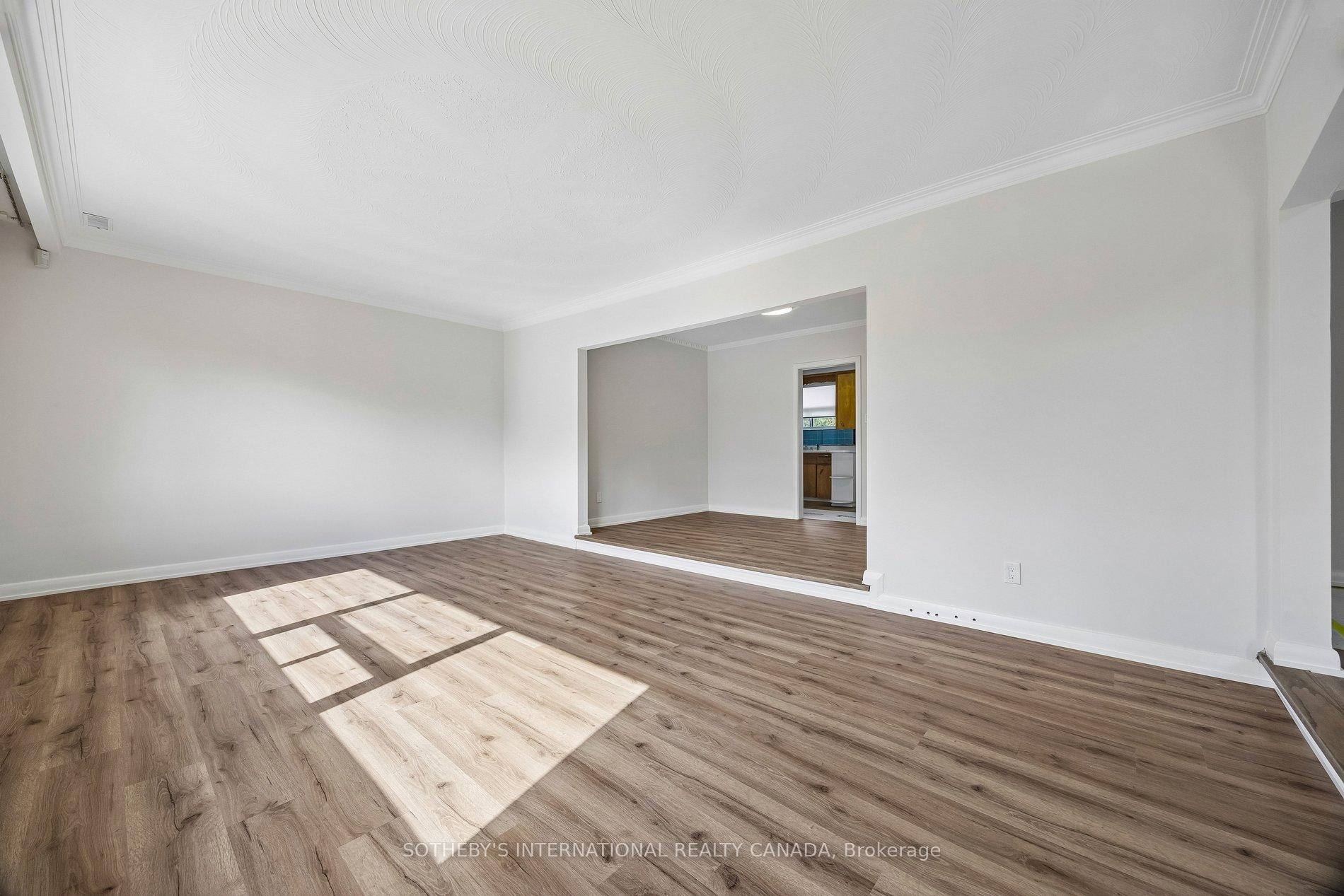 Photo 8 of 120 Ranee Avenue, Toronto, Englemount-Lawrence — HOMEH
