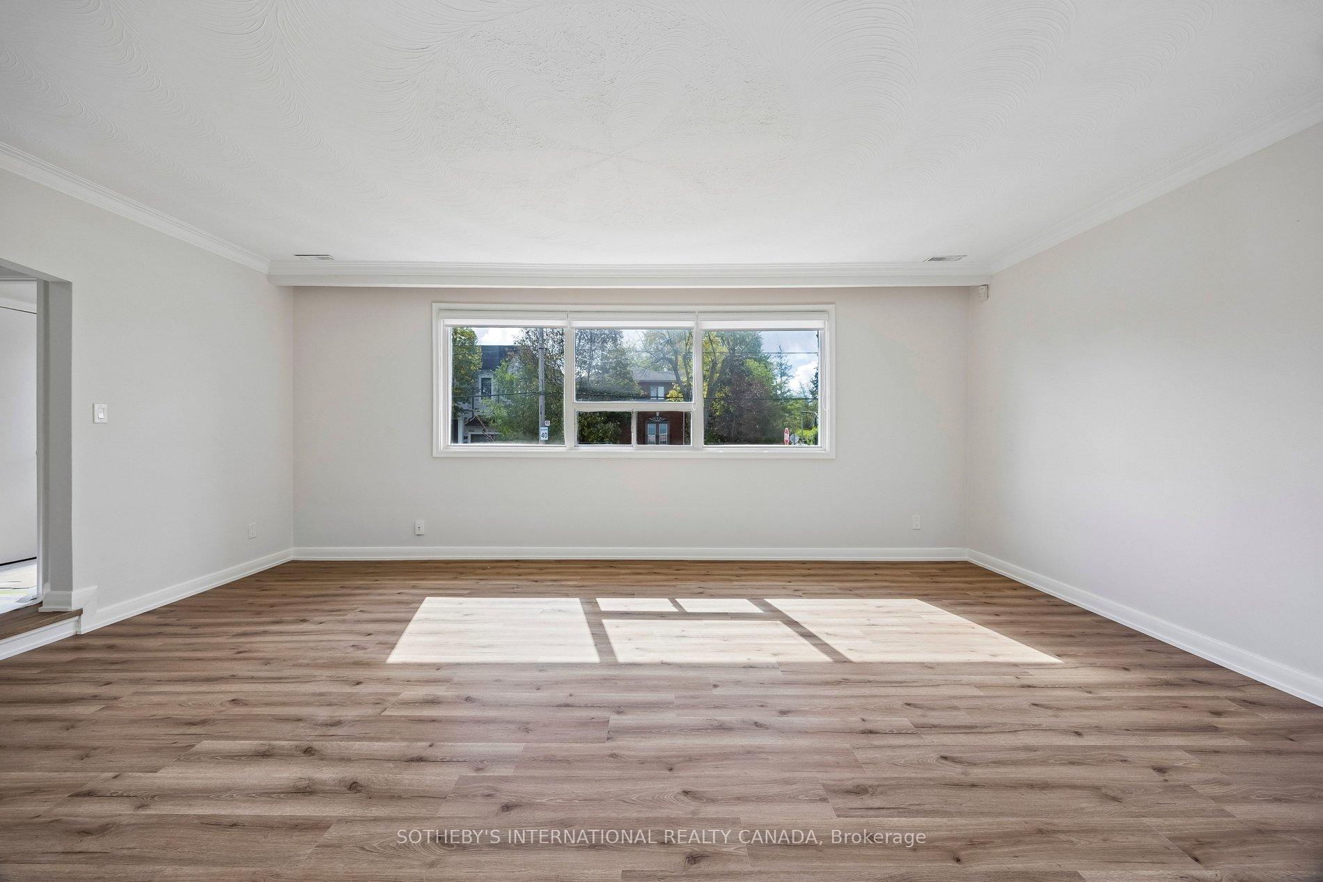 Photo 9 of 120 Ranee Avenue, Toronto, Englemount-Lawrence — HOMEH