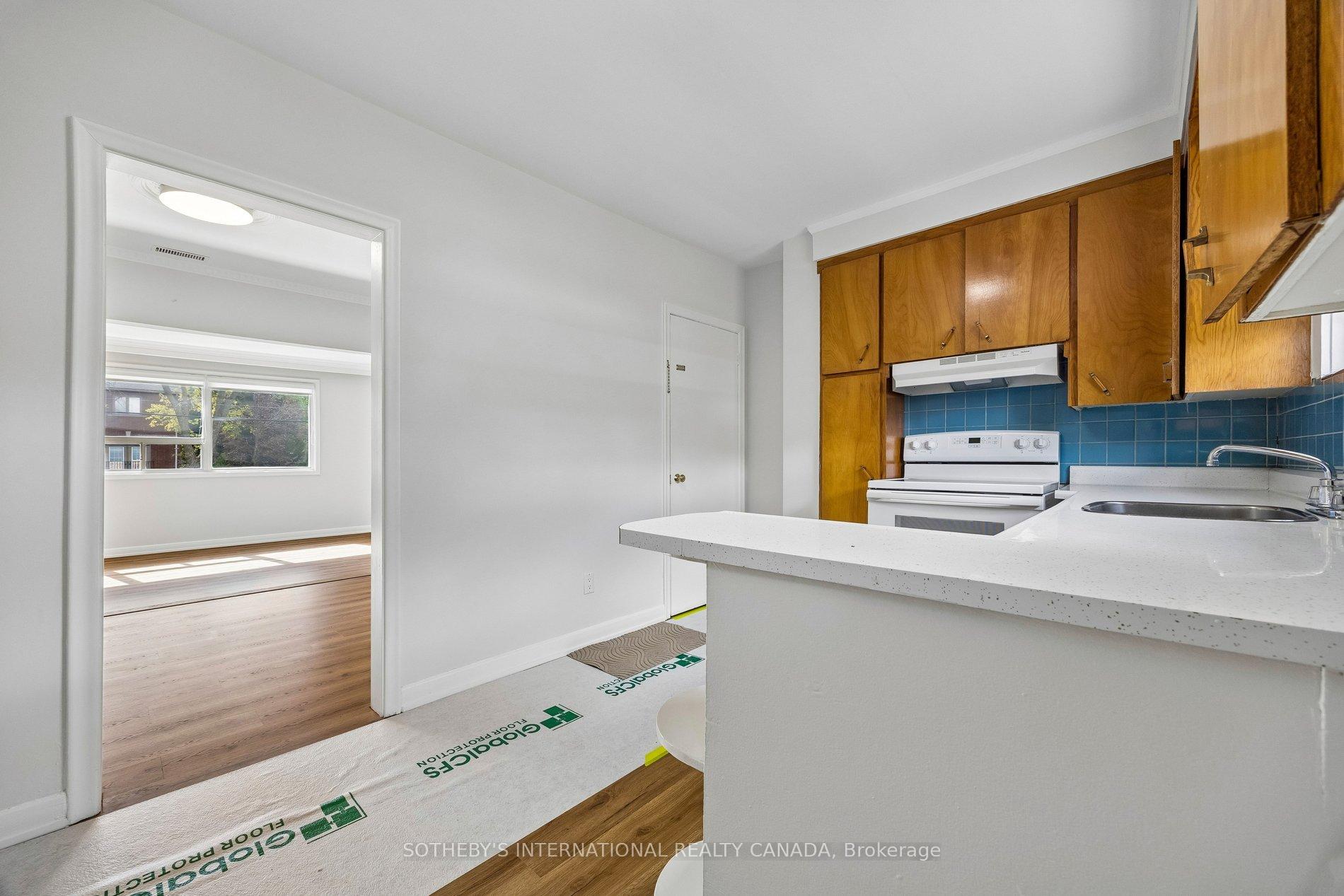 Photo 15 of 120 Ranee Avenue, Toronto, Englemount-Lawrence — HOMEH