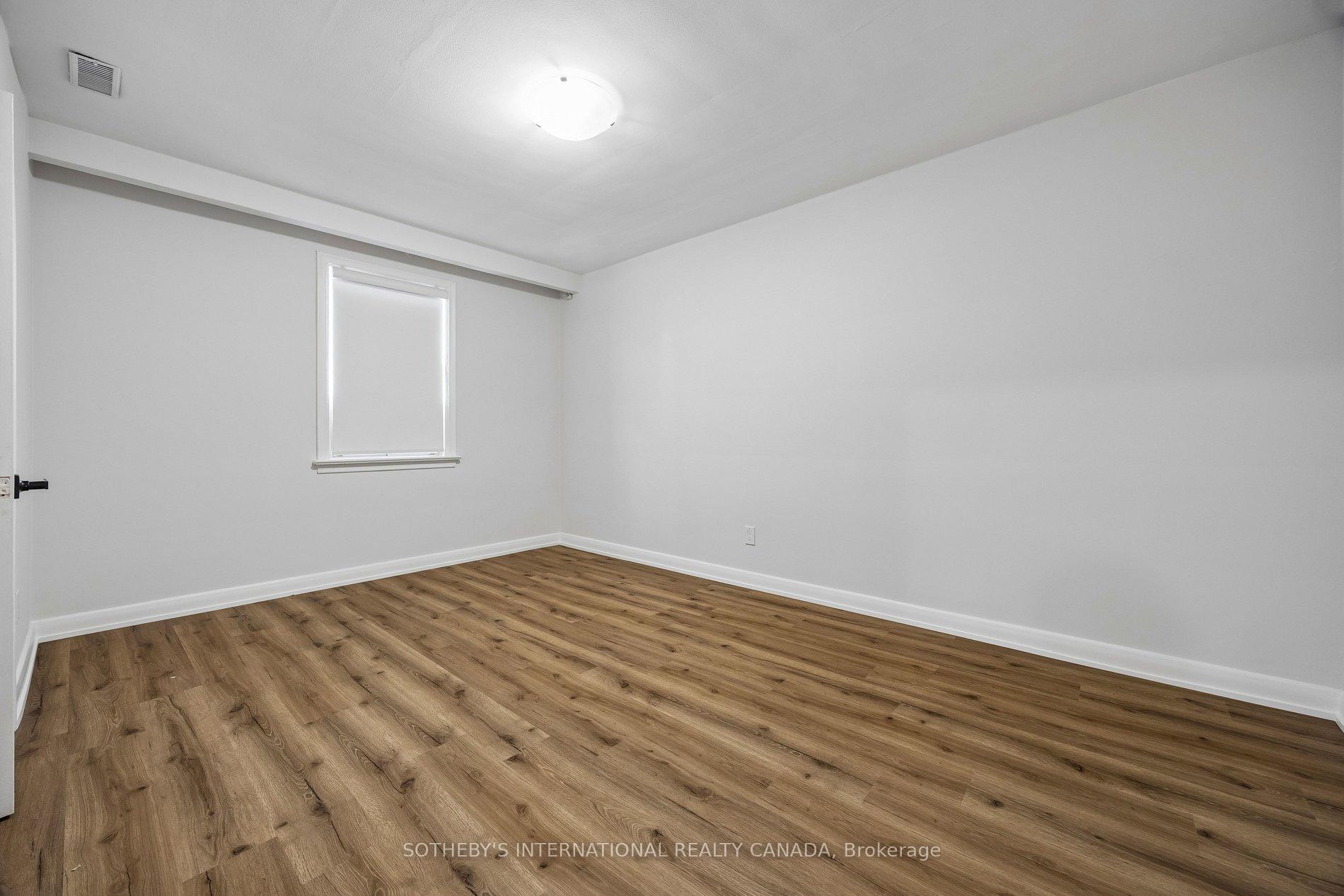 Photo 20 of 120 Ranee Avenue, Toronto, Englemount-Lawrence — HOMEH