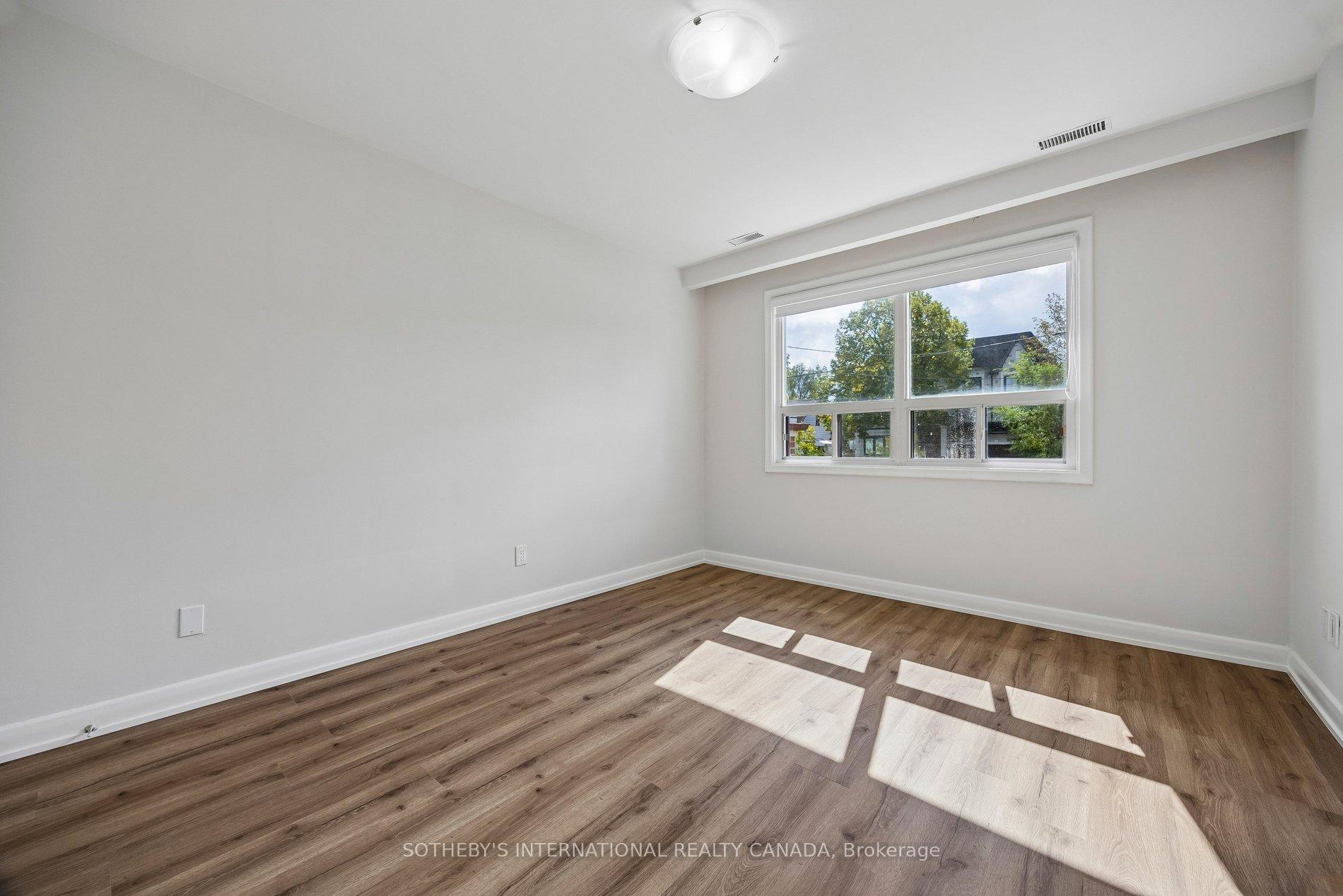 Photo 23 of 120 Ranee Avenue, Toronto, Englemount-Lawrence — HOMEH