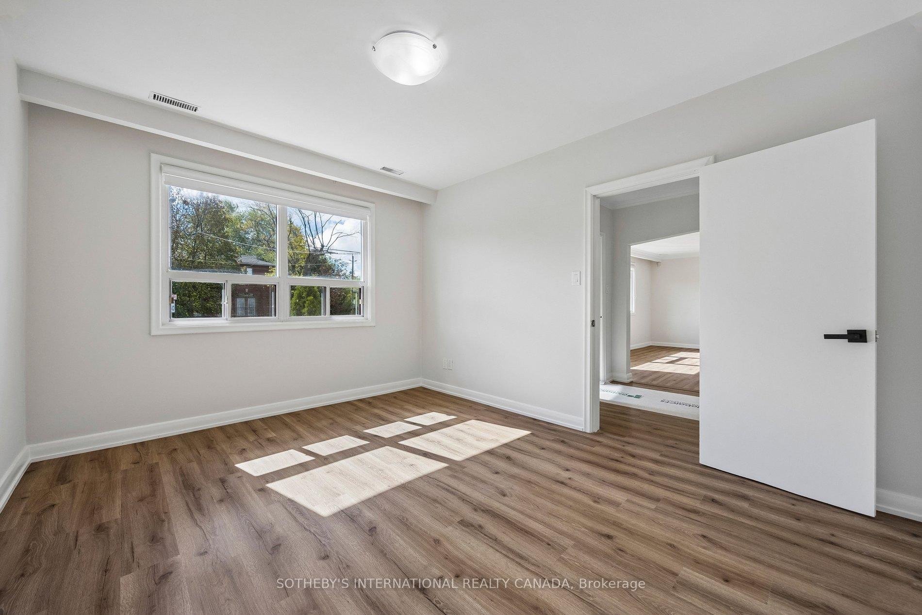Photo 24 of 120 Ranee Avenue, Toronto, Englemount-Lawrence — HOMEH