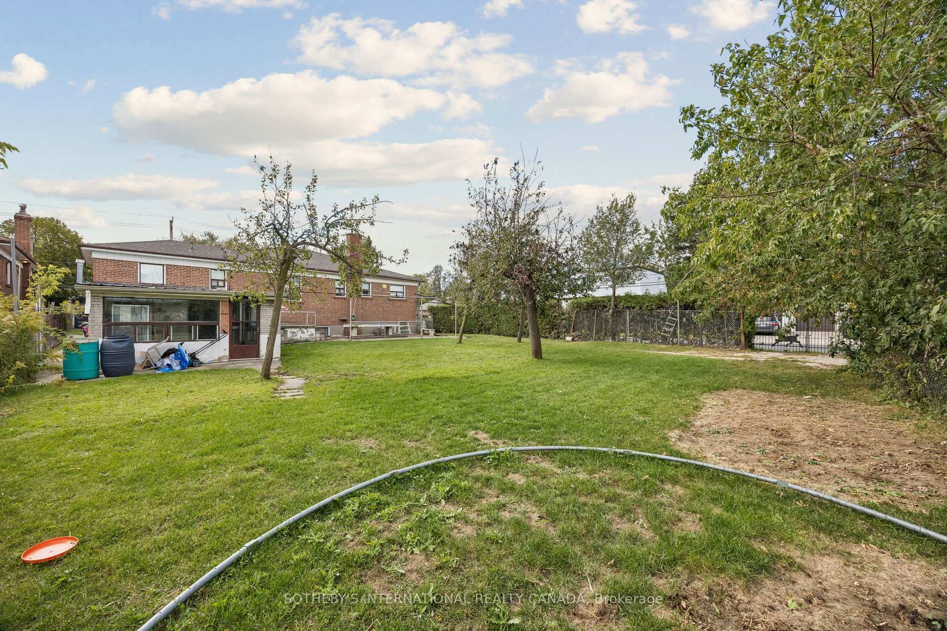 Photo 32 of 120 Ranee Avenue, Toronto, Englemount-Lawrence — HOMEH