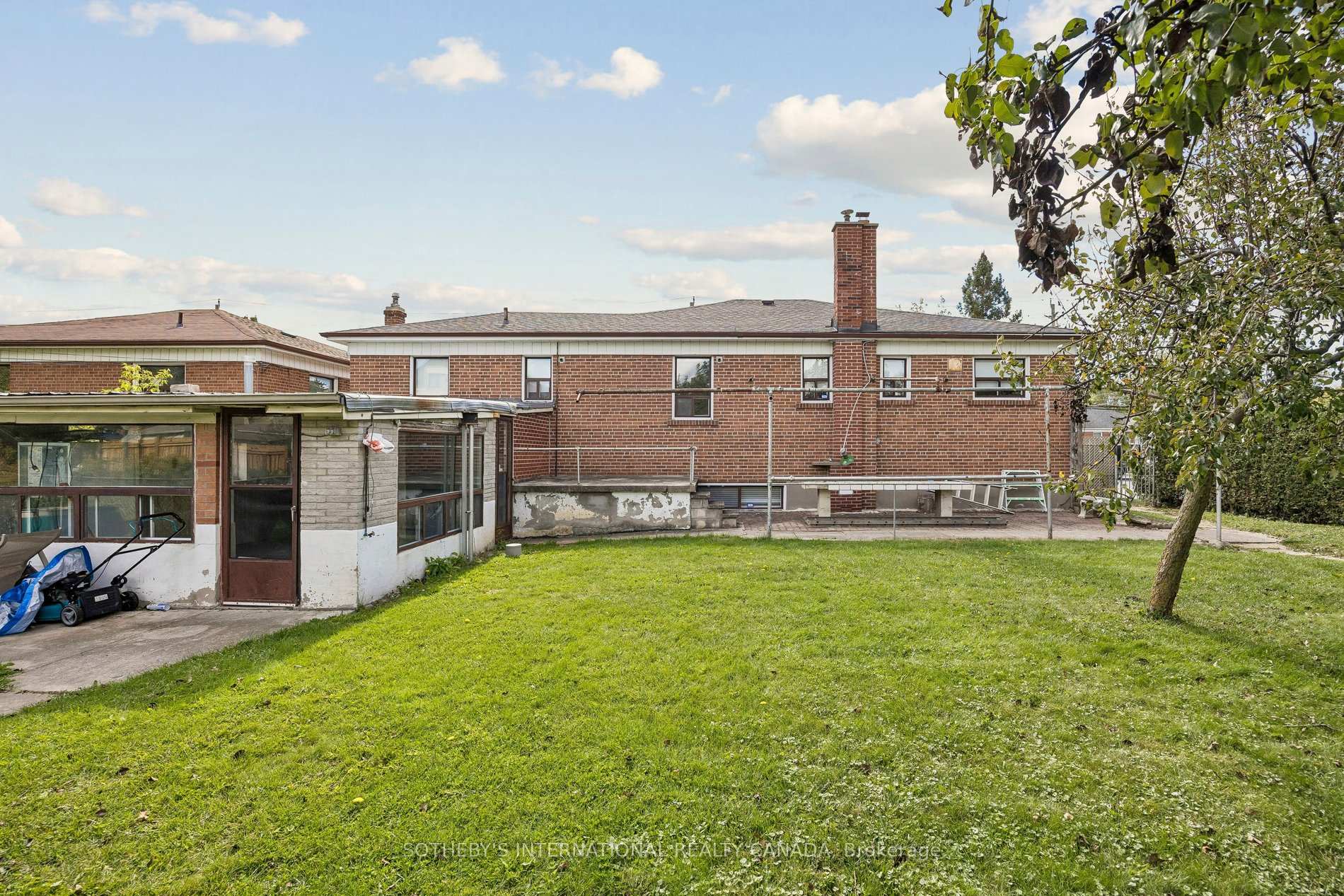 Photo 33 of 120 Ranee Avenue, Toronto, Englemount-Lawrence — HOMEH