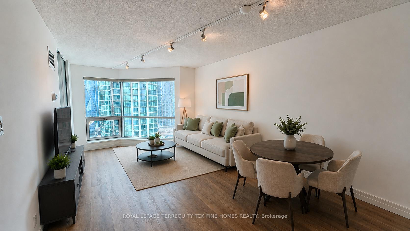 Photo 4 of Unit 2604, 10 Yonge Street, Toronto, Waterfront Communities — HOMEH