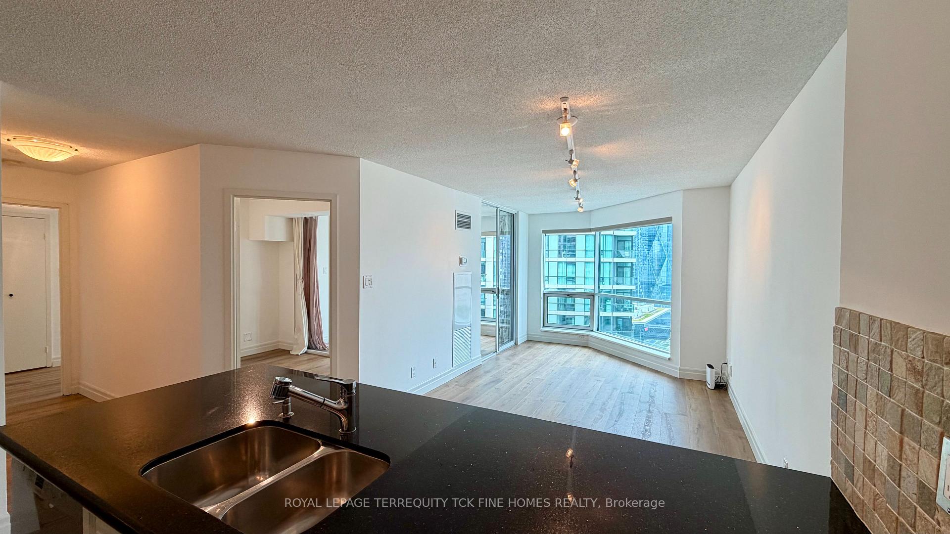 Photo 11 of Unit 2604, 10 Yonge Street, Toronto, Waterfront Communities — HOMEH