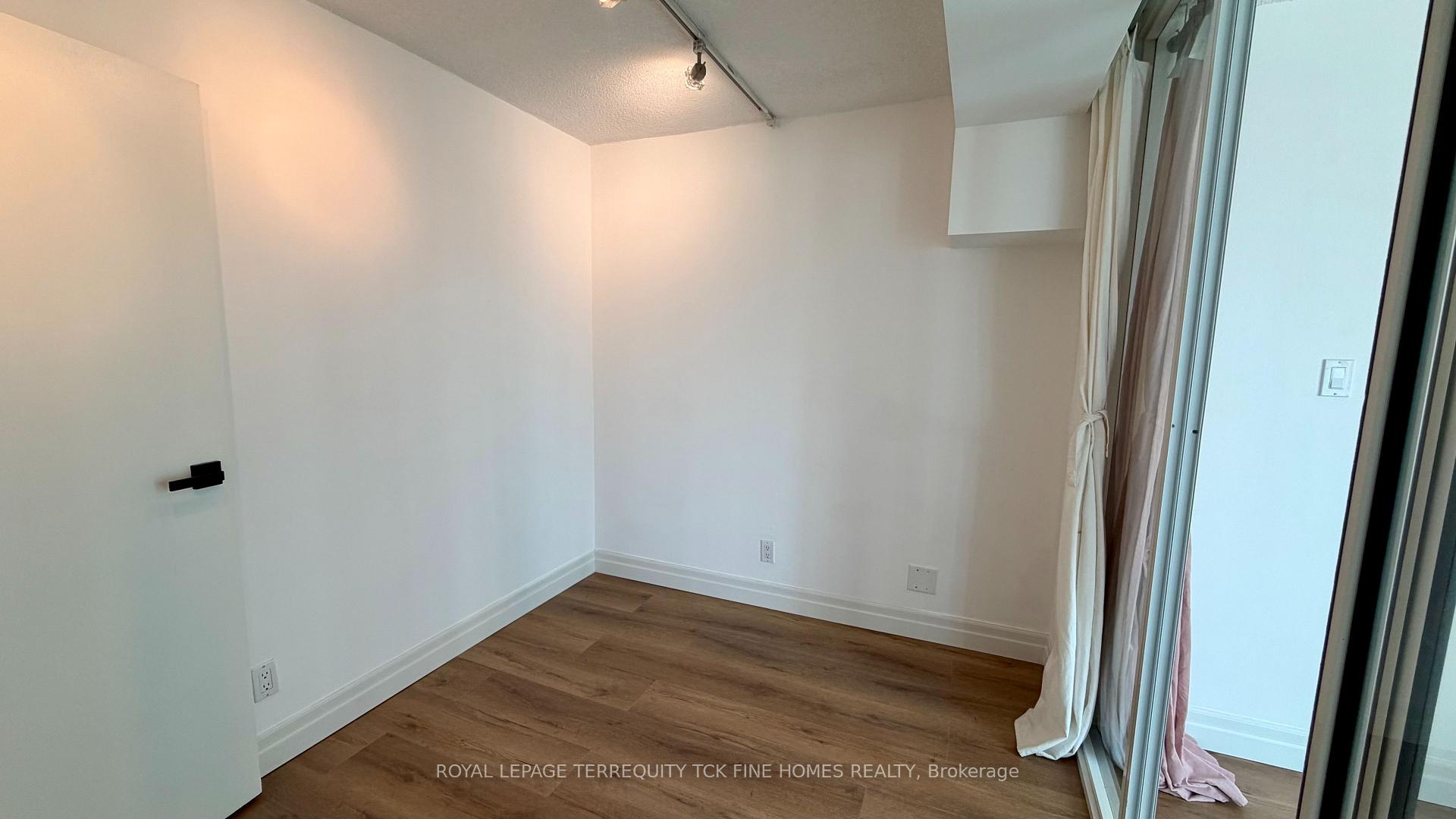 Photo 14 of Unit 2604, 10 Yonge Street, Toronto, Waterfront Communities — HOMEH
