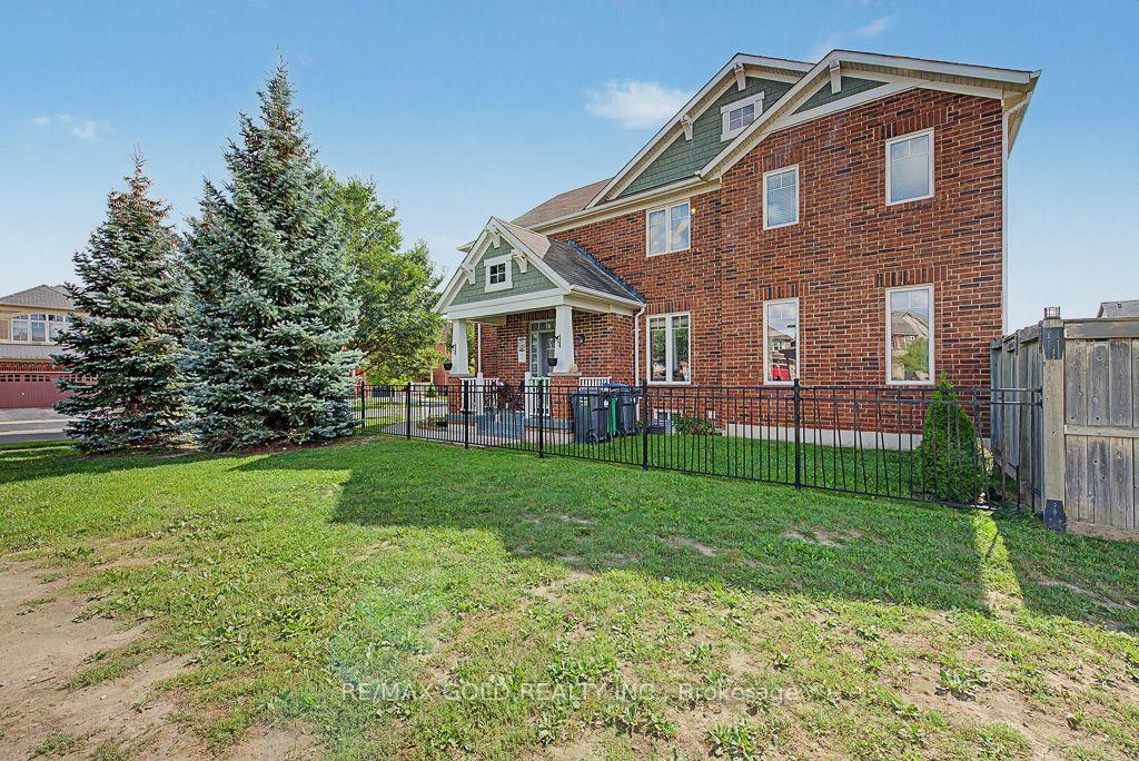 Photo 3 of 24 Haverty Trail, Brampton, Northwest Brampton — HOMEH
