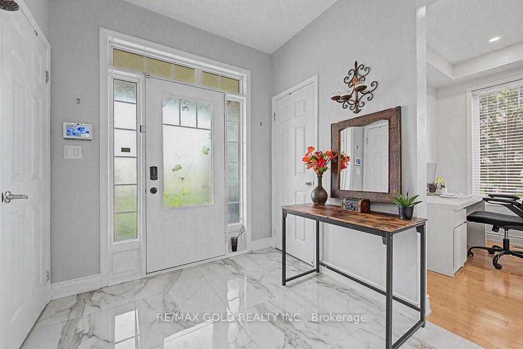 Photo 8 of 24 Haverty Trail, Brampton, Northwest Brampton — HOMEH