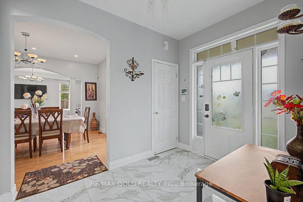 Photo 9 of 24 Haverty Trail, Brampton, Northwest Brampton — HOMEH