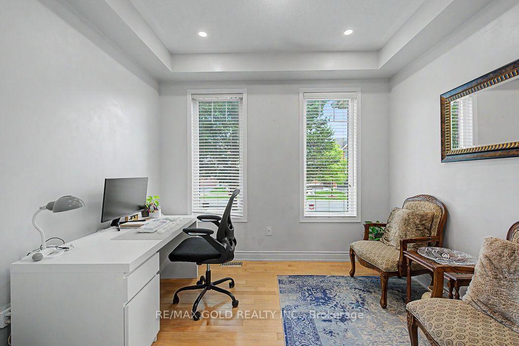 Photo 10 of 24 Haverty Trail, Brampton, Northwest Brampton — HOMEH