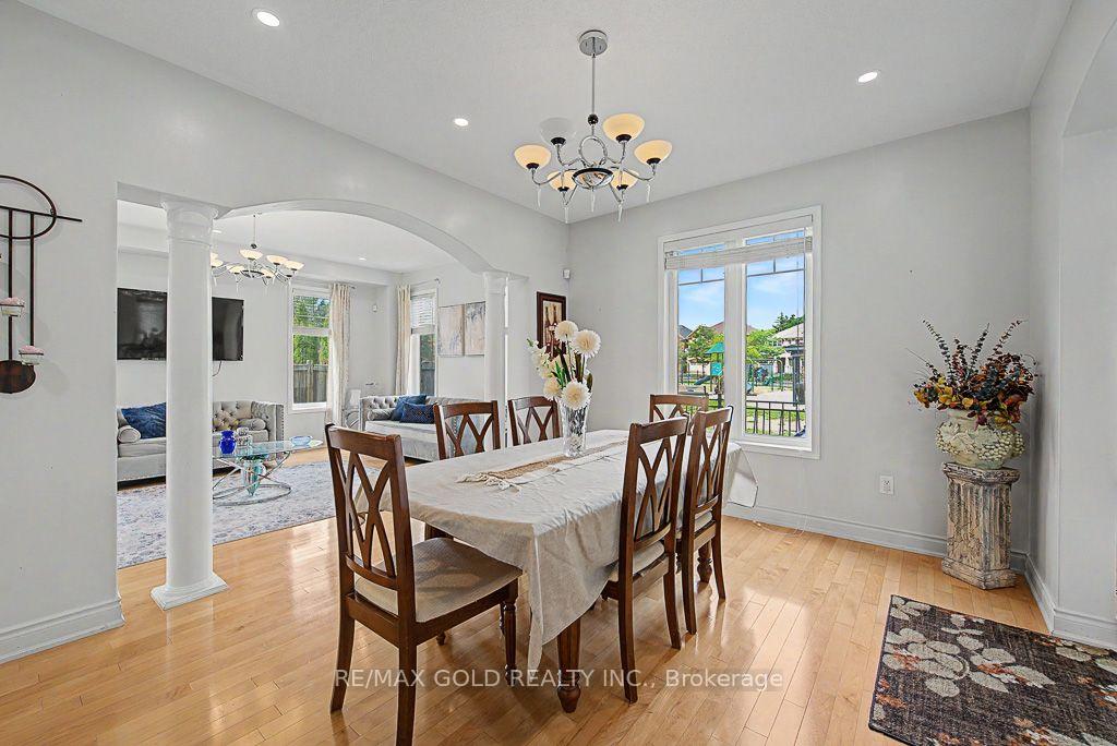 Photo 11 of 24 Haverty Trail, Brampton, Northwest Brampton — HOMEH