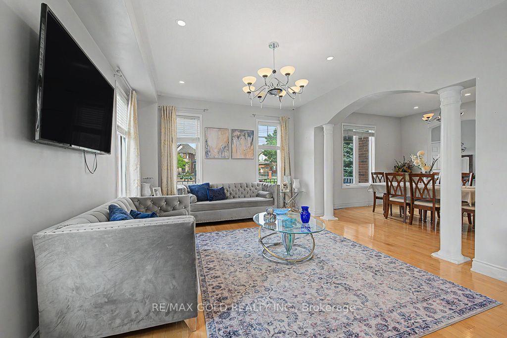 Photo 13 of 24 Haverty Trail, Brampton, Northwest Brampton — HOMEH