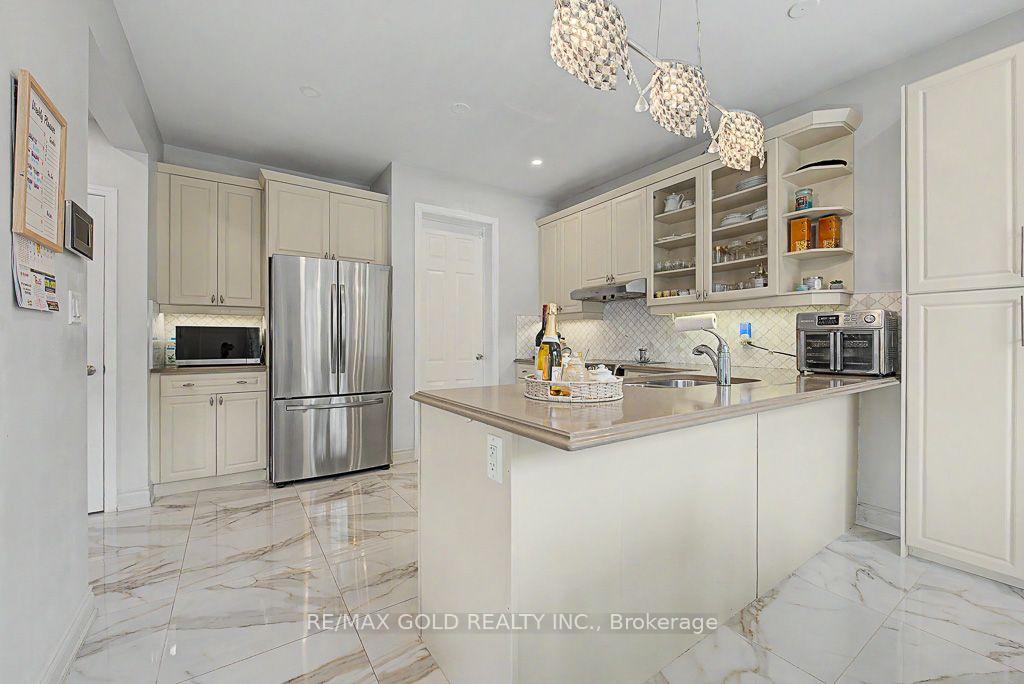 Photo 16 of 24 Haverty Trail, Brampton, Northwest Brampton — HOMEH