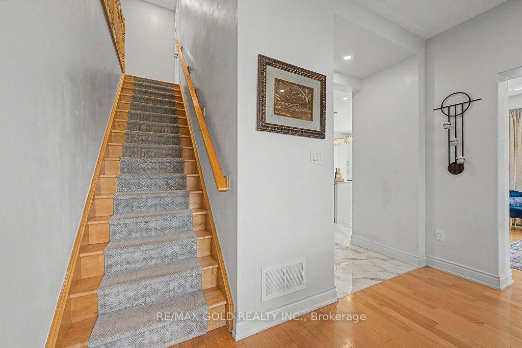 Photo 21 of 24 Haverty Trail, Brampton, Northwest Brampton — HOMEH