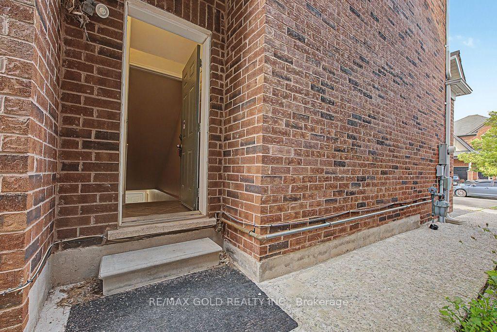 Photo 41 of 24 Haverty Trail, Brampton, Northwest Brampton — HOMEH