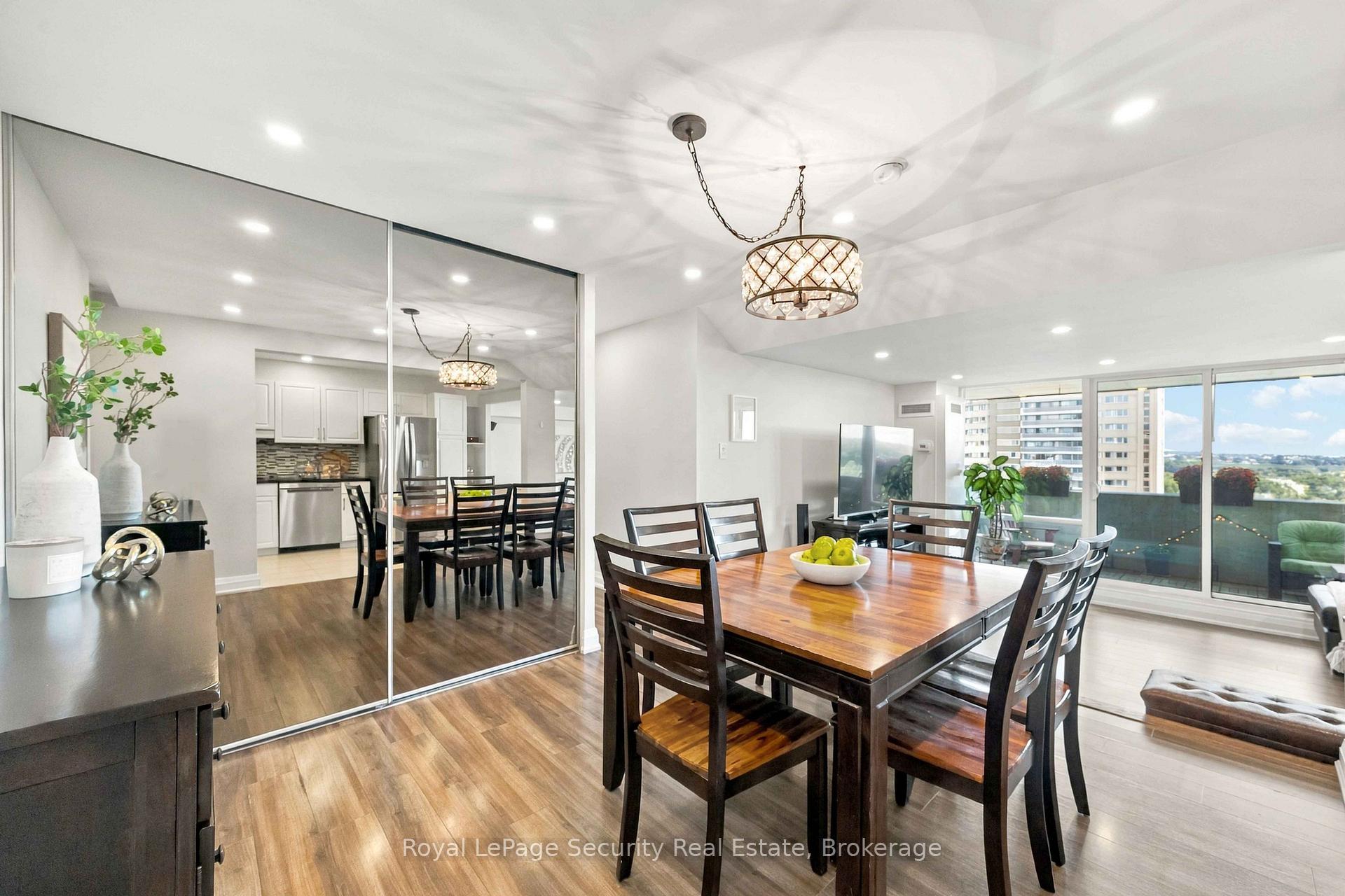 Photo 4 of Unit 1504, 250 Scarlett Road, Toronto, Rockcliffe-Smythe — HOMEH