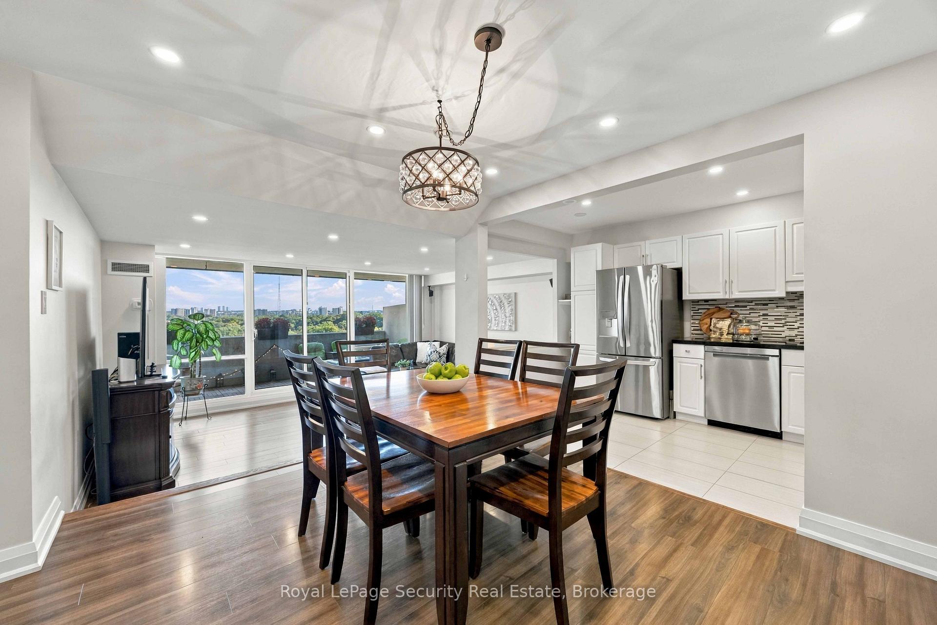 Photo 5 of Unit 1504, 250 Scarlett Road, Toronto, Rockcliffe-Smythe — HOMEH