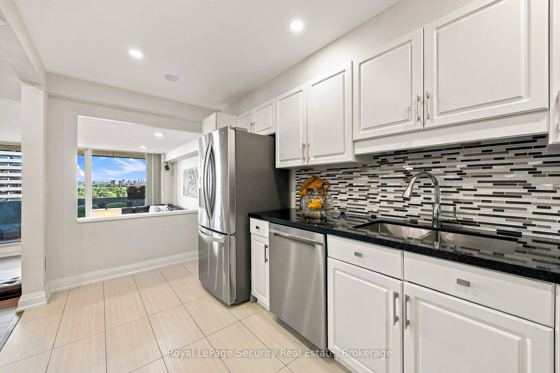 Photo 11 of Unit 1504, 250 Scarlett Road, Toronto, Rockcliffe-Smythe — HOMEH