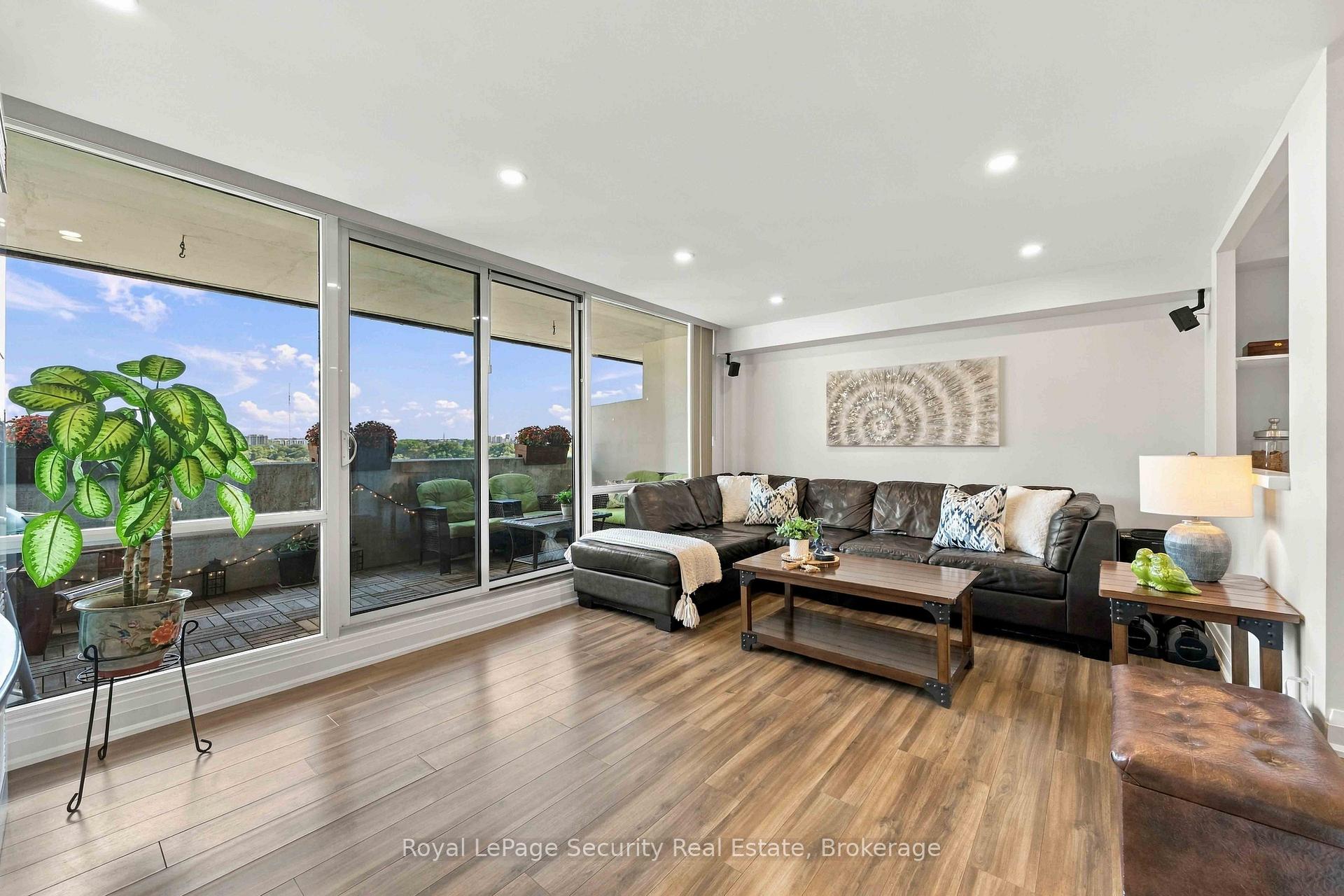 Photo 15 of Unit 1504, 250 Scarlett Road, Toronto, Rockcliffe-Smythe — HOMEH