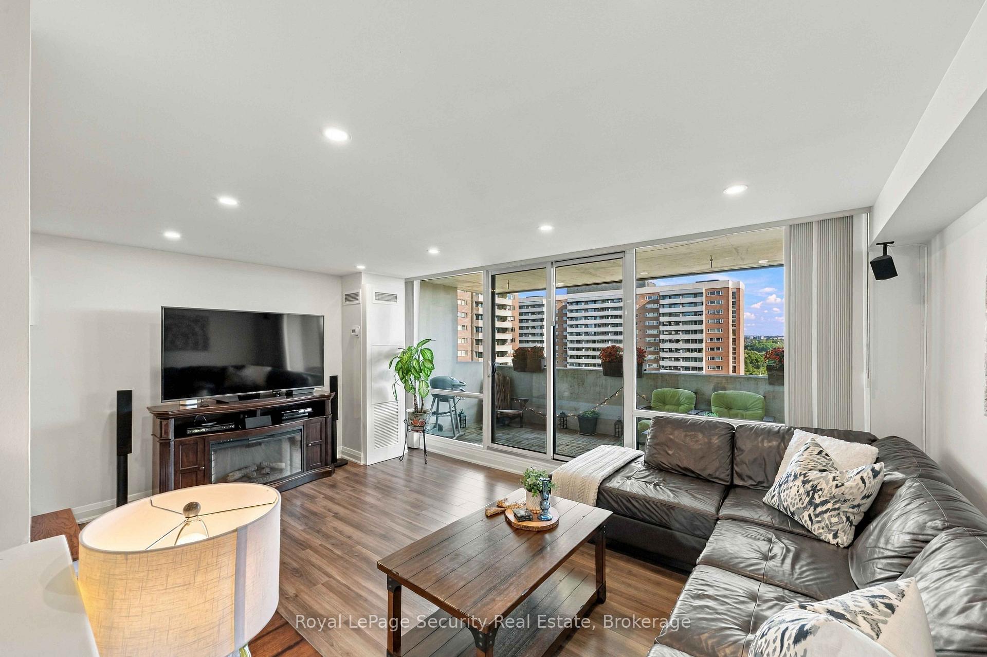 Photo 16 of Unit 1504, 250 Scarlett Road, Toronto, Rockcliffe-Smythe — HOMEH