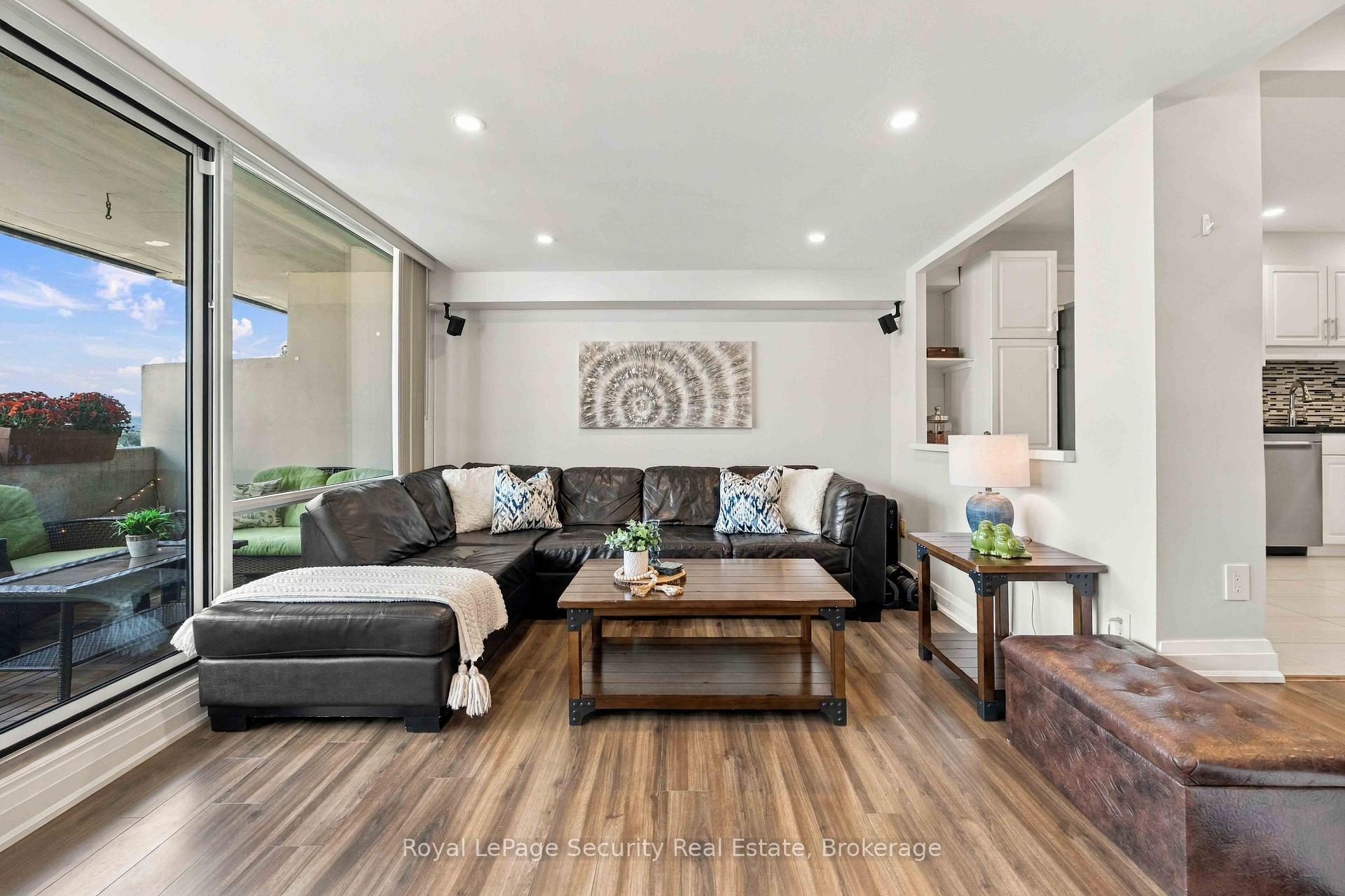 Photo 17 of Unit 1504, 250 Scarlett Road, Toronto, Rockcliffe-Smythe — HOMEH