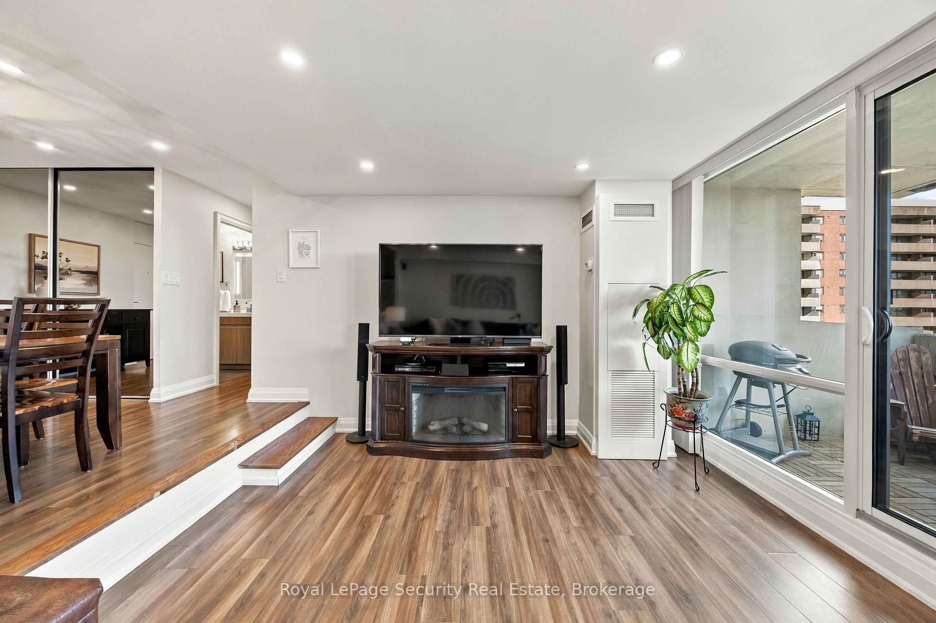 Photo 20 of Unit 1504, 250 Scarlett Road, Toronto, Rockcliffe-Smythe — HOMEH